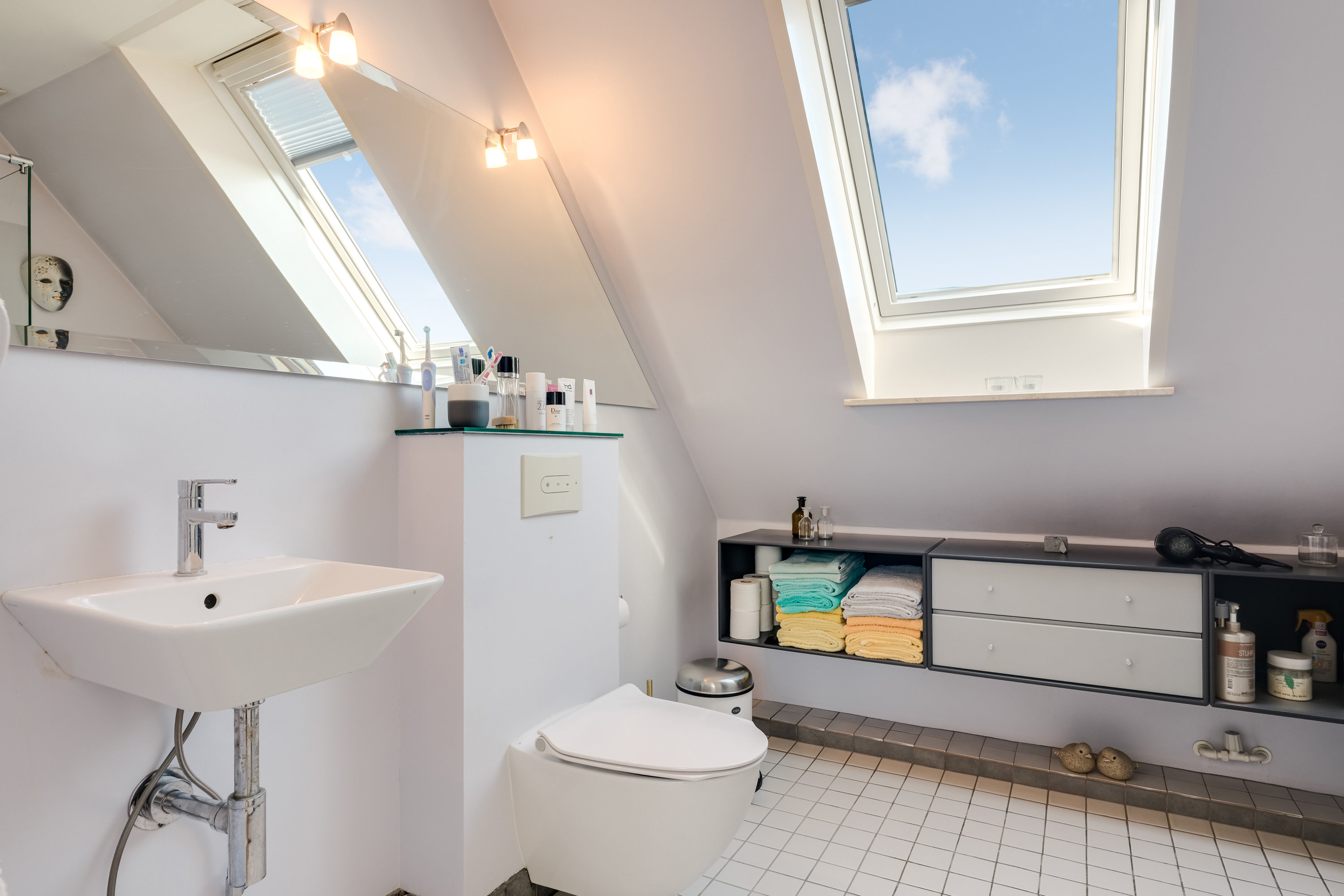 Fremhævet badeværelse billede i fuldskærmstilstand. Billede af Elmevej 32, 5300 Kerteminde