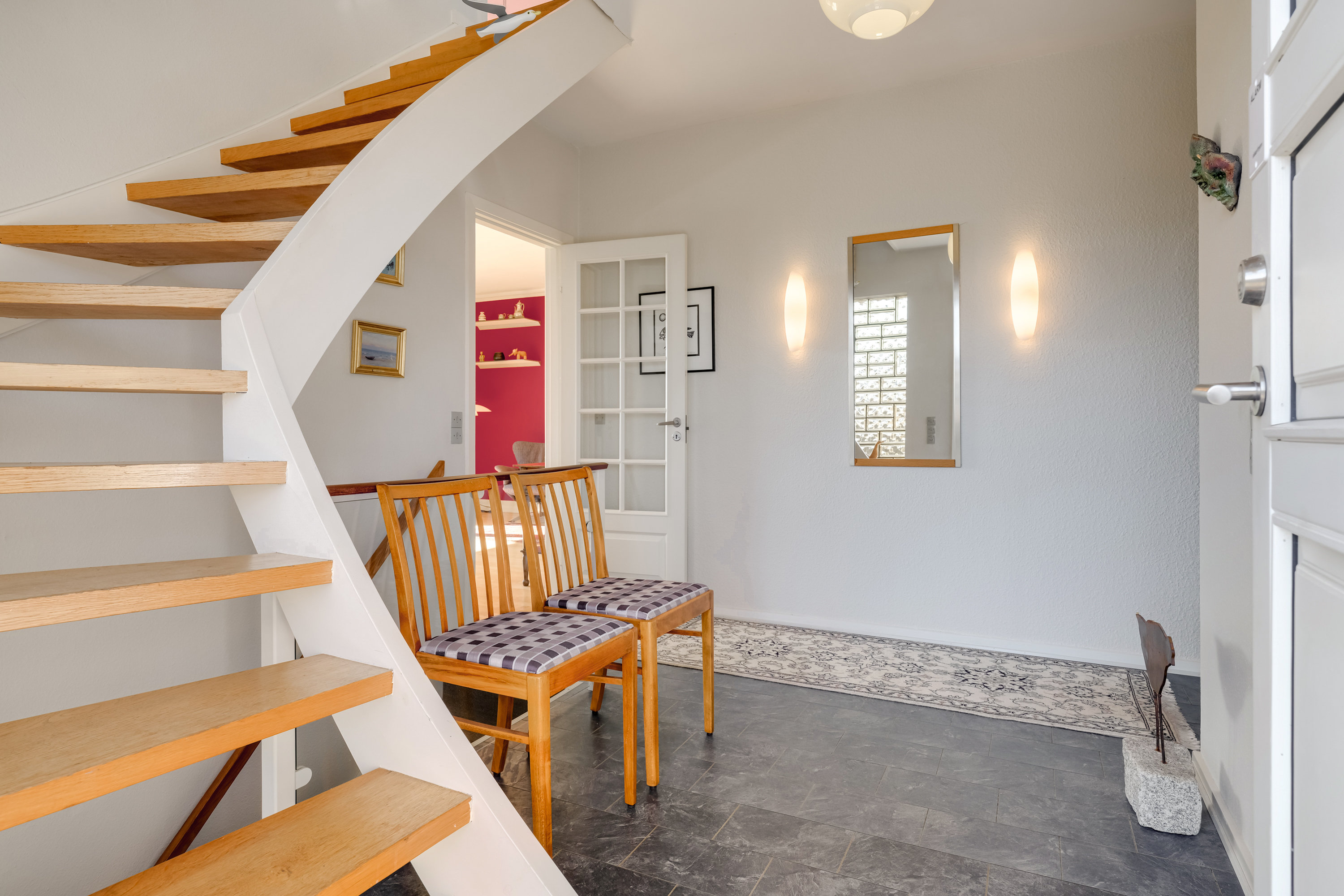 Fremhævet entré billede i fuldskærmstilstand. Billede af Elmevej 32, 5300 Kerteminde