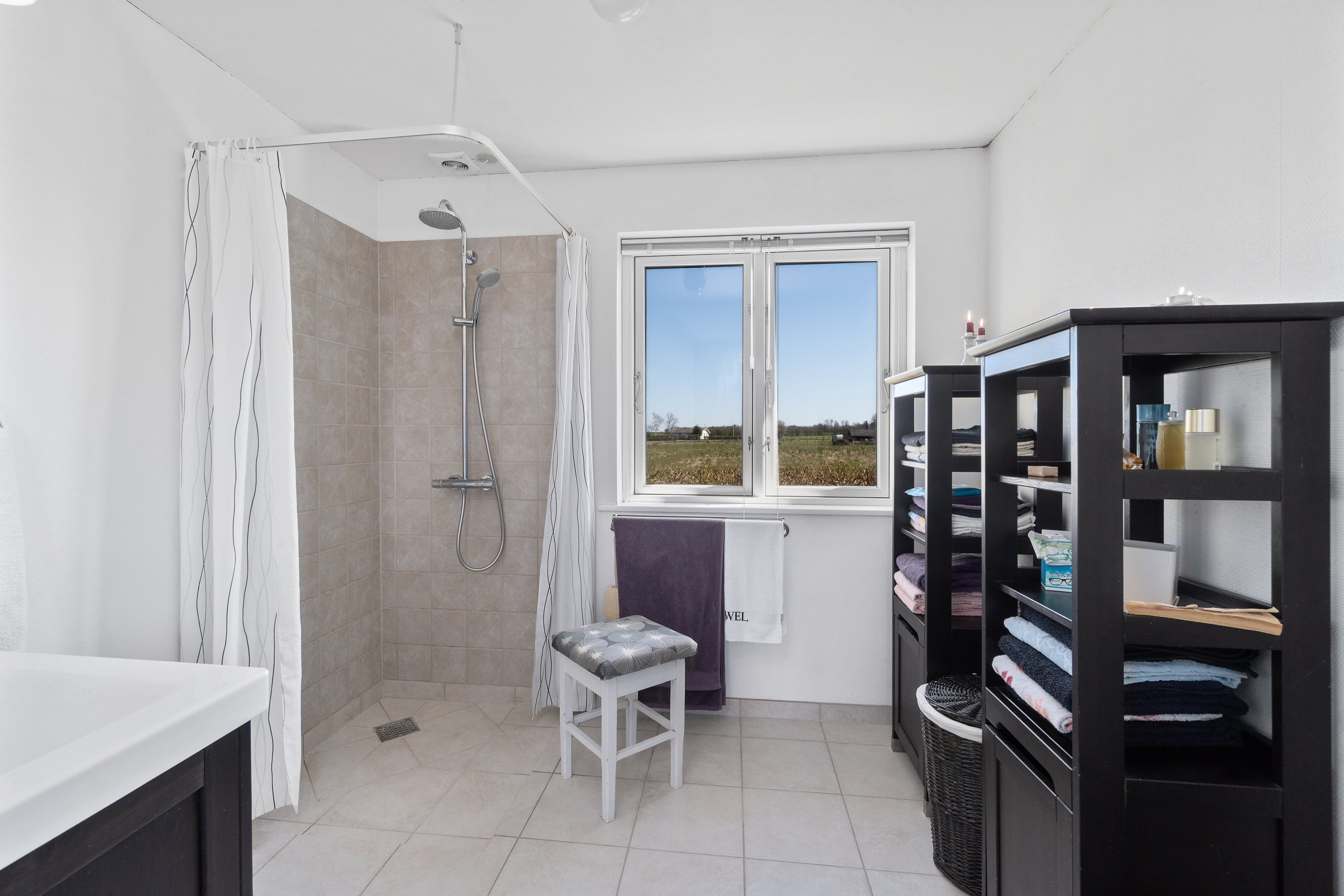 Miniaturebillede 2: badeværelse. Billede af Hviddingvej 36, Hvidding, 8830 Tjele