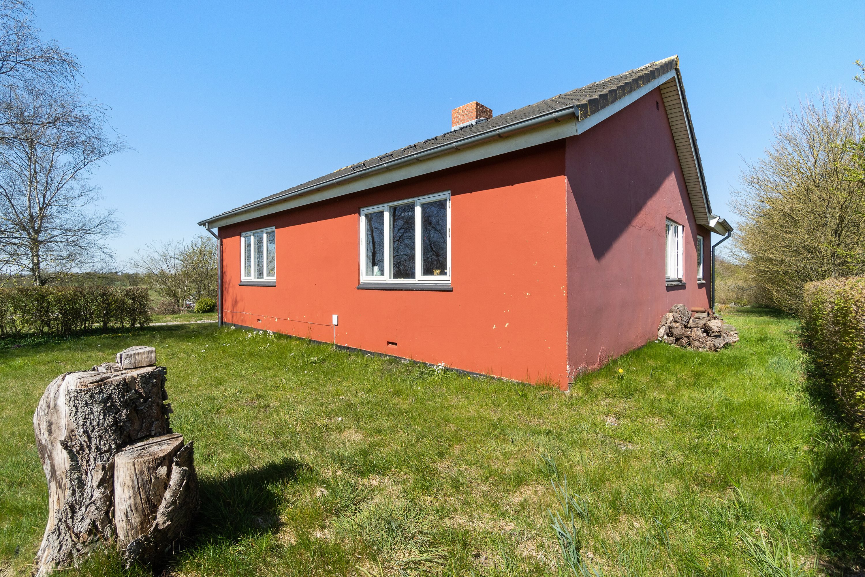 Fremhævet udendørs billede i fuldskærmstilstand. Billede af Hviddingvej 36, Hvidding, 8830 Tjele