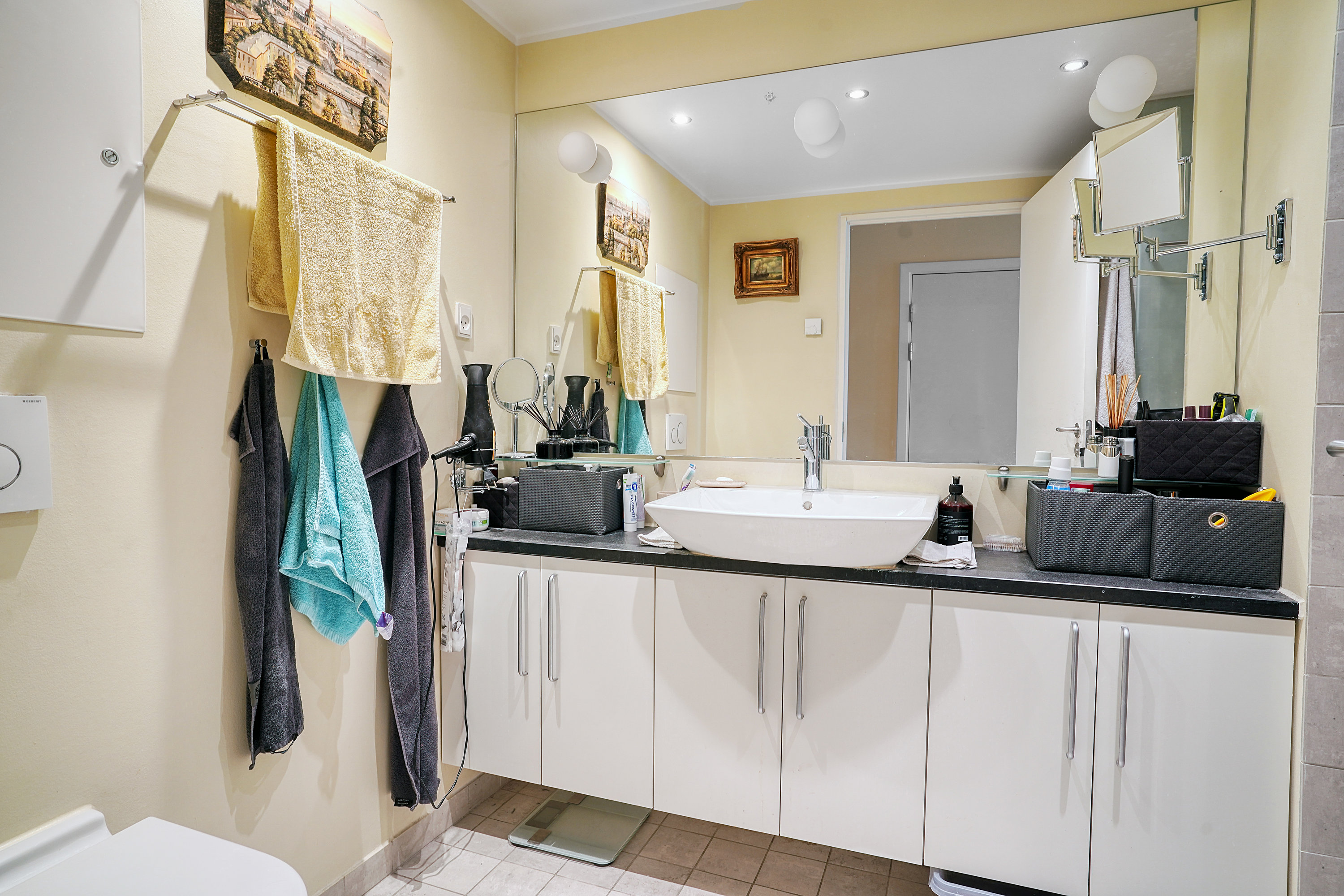 Fremhævet badeværelse billede i fuldskærmstilstand. Billede af Pakhusvej 2, 5. mf., 2100 København Ø