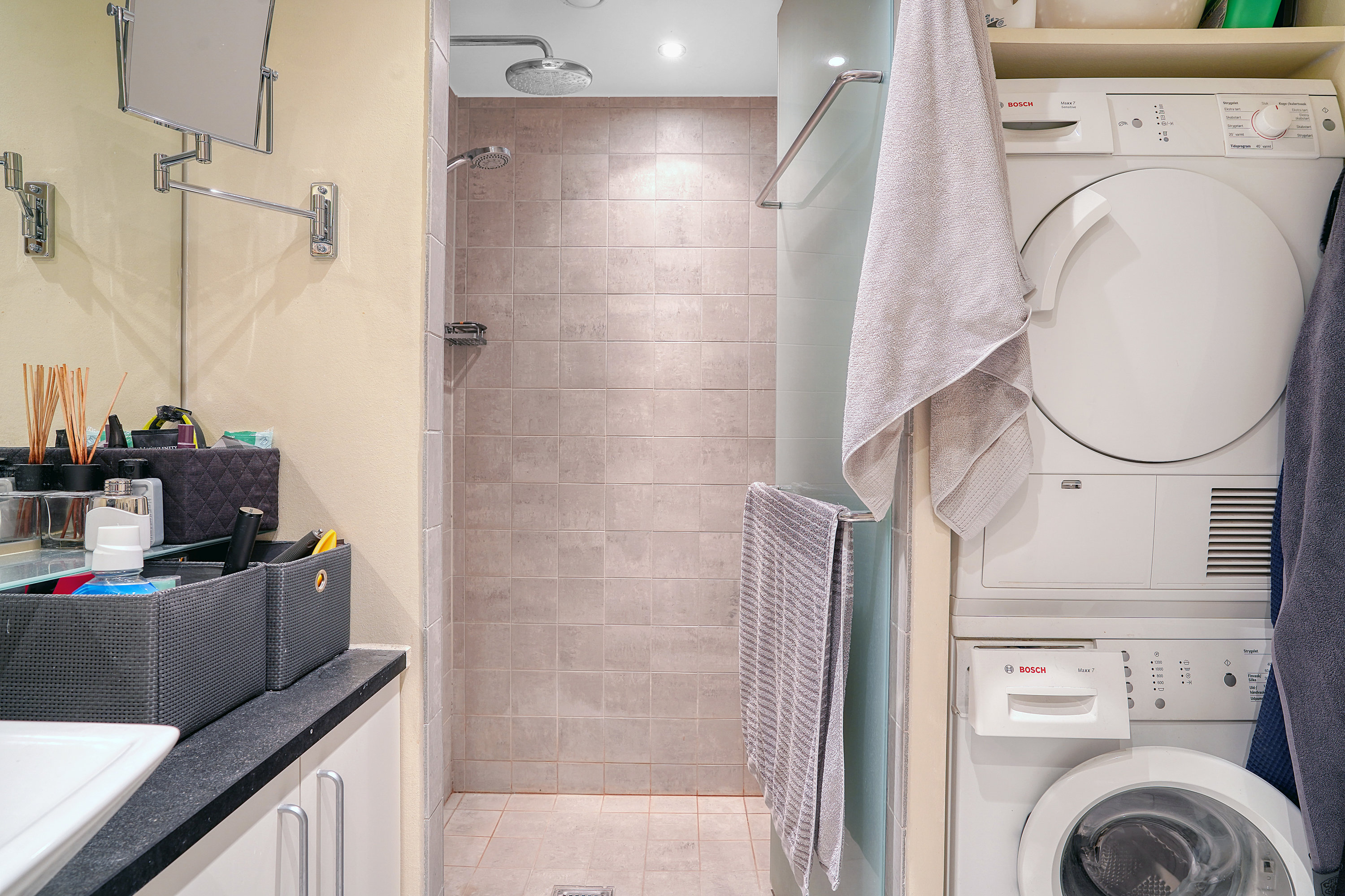 Fremhævet badeværelse billede i fuldskærmstilstand. Billede af Pakhusvej 2, 5. mf., 2100 København Ø