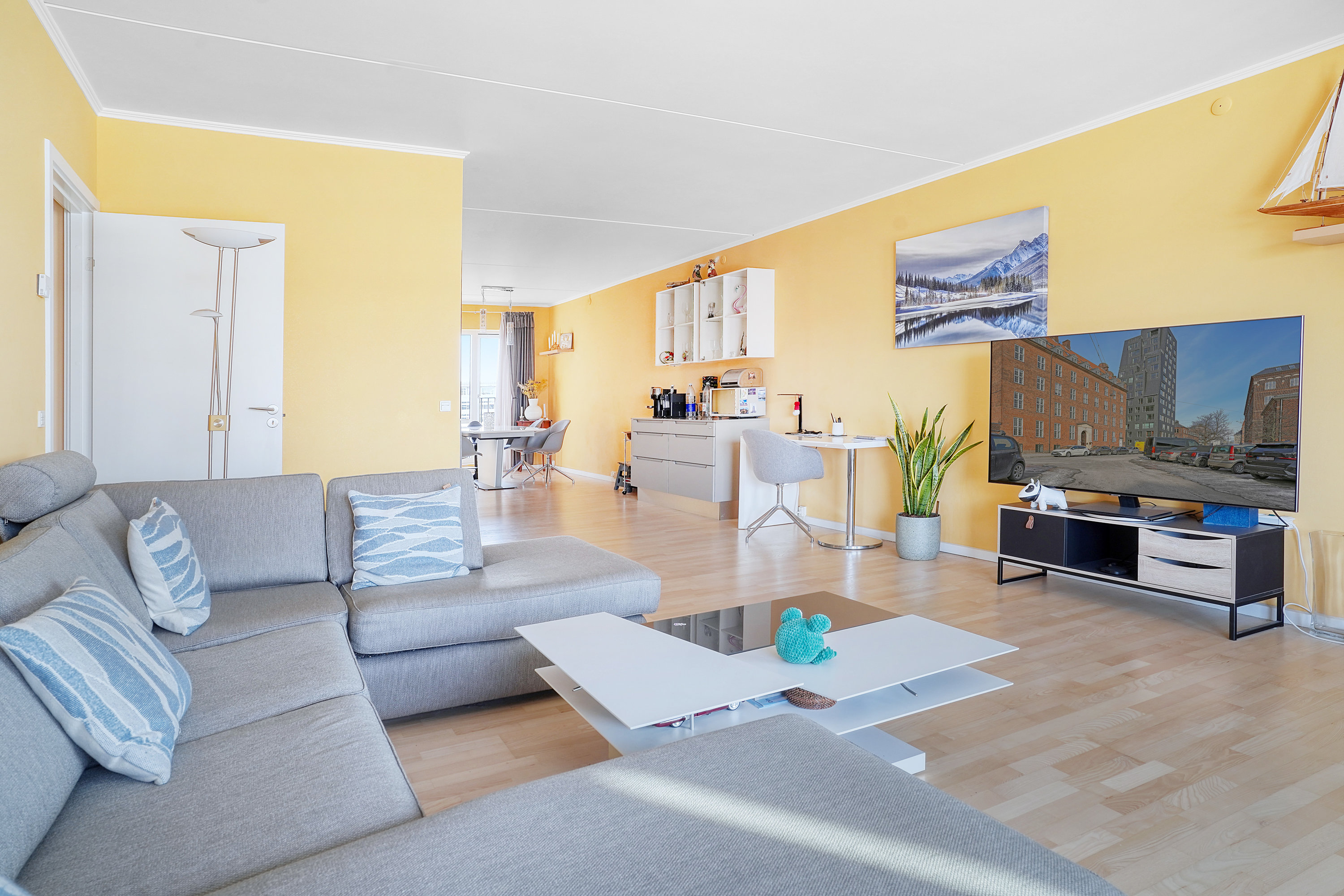 Miniaturebillede 2: stue. Billede af Pakhusvej 2, 5. mf., 2100 København Ø