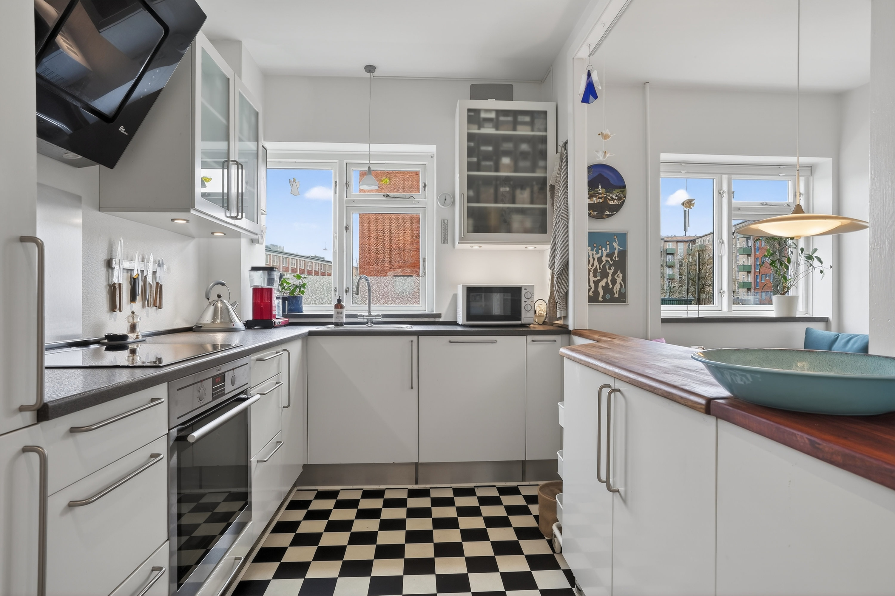 Fremhævet køkken billede i fuldskærmstilstand. Billede af Lyshøjgårdsvej 103, st.. 4., 2500 Valby