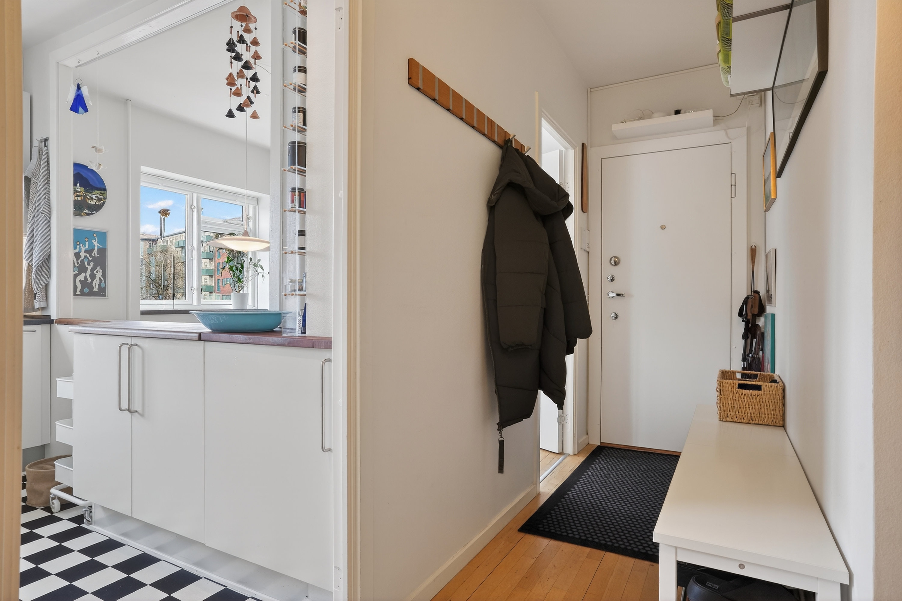 Fremhævet entré billede i fuldskærmstilstand. Billede af Lyshøjgårdsvej 103, st.. 4., 2500 Valby