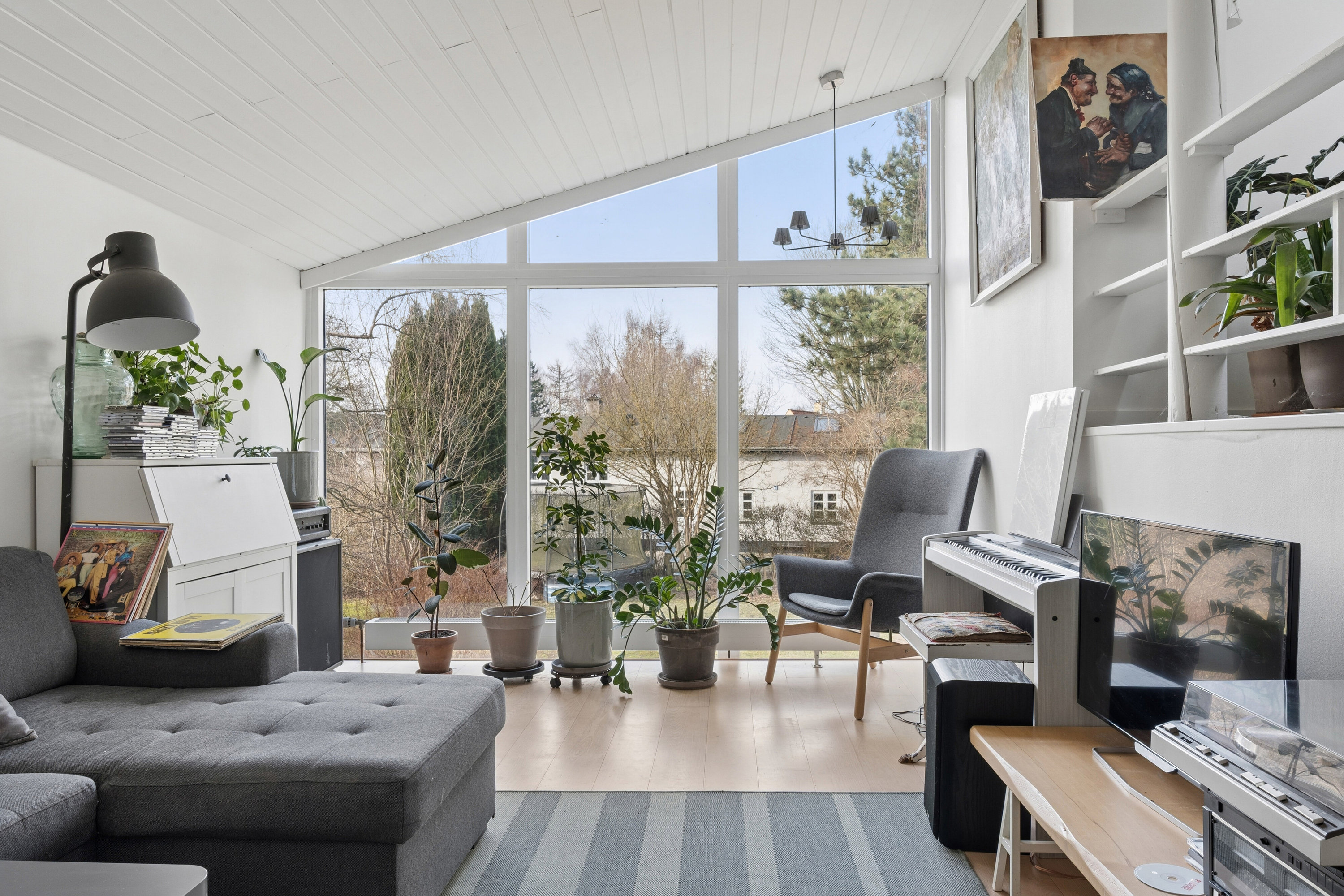 Fremhævet stue billede i fuldskærmstilstand. Billede af Høje Lønholt 12A, Lønholt, 3480 Fredensborg