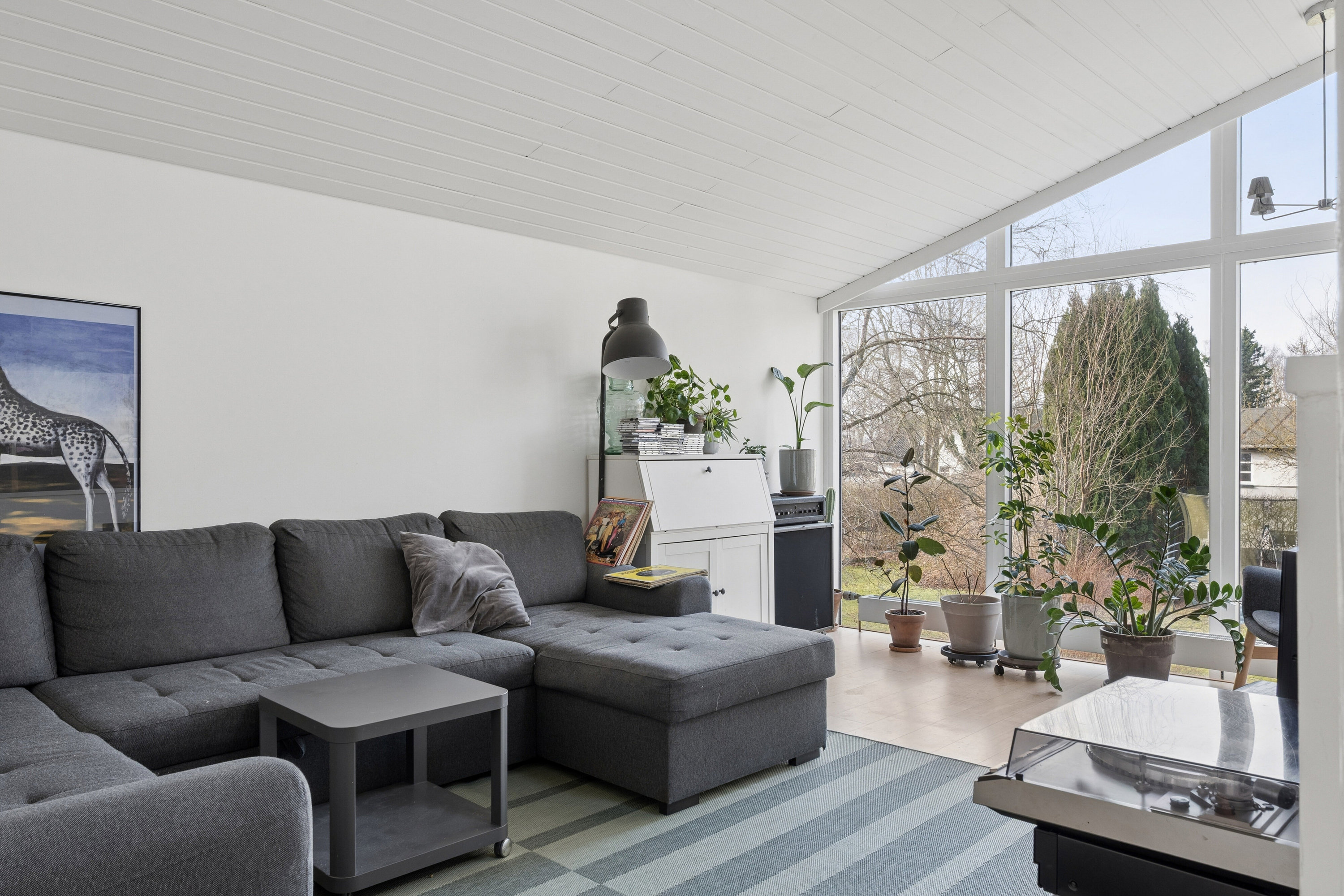 Fremhævet stue billede i fuldskærmstilstand. Billede af Høje Lønholt 12A, Lønholt, 3480 Fredensborg