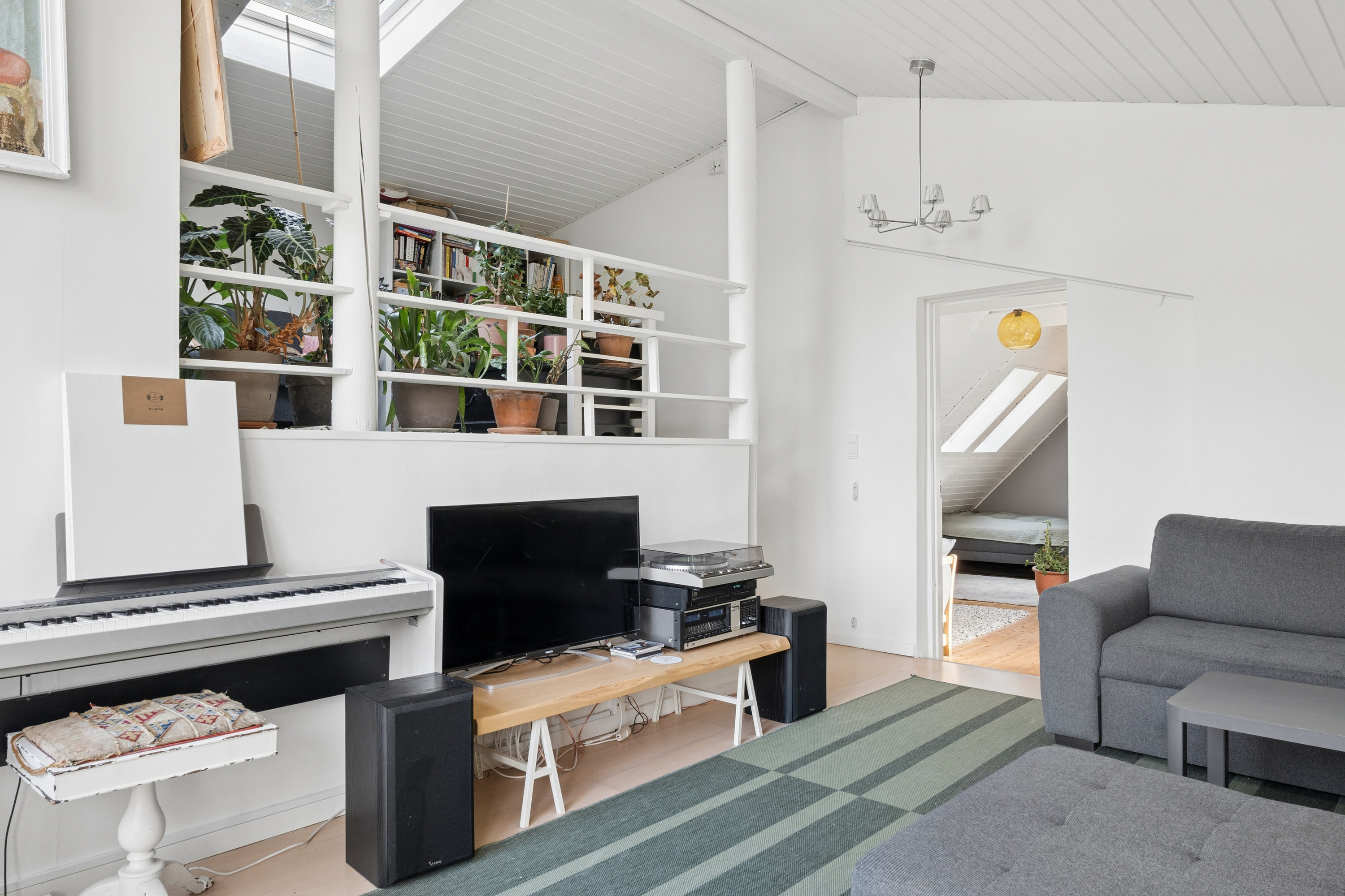 Fremhævet stue billede i fuldskærmstilstand. Billede af Høje Lønholt 12A, Lønholt, 3480 Fredensborg