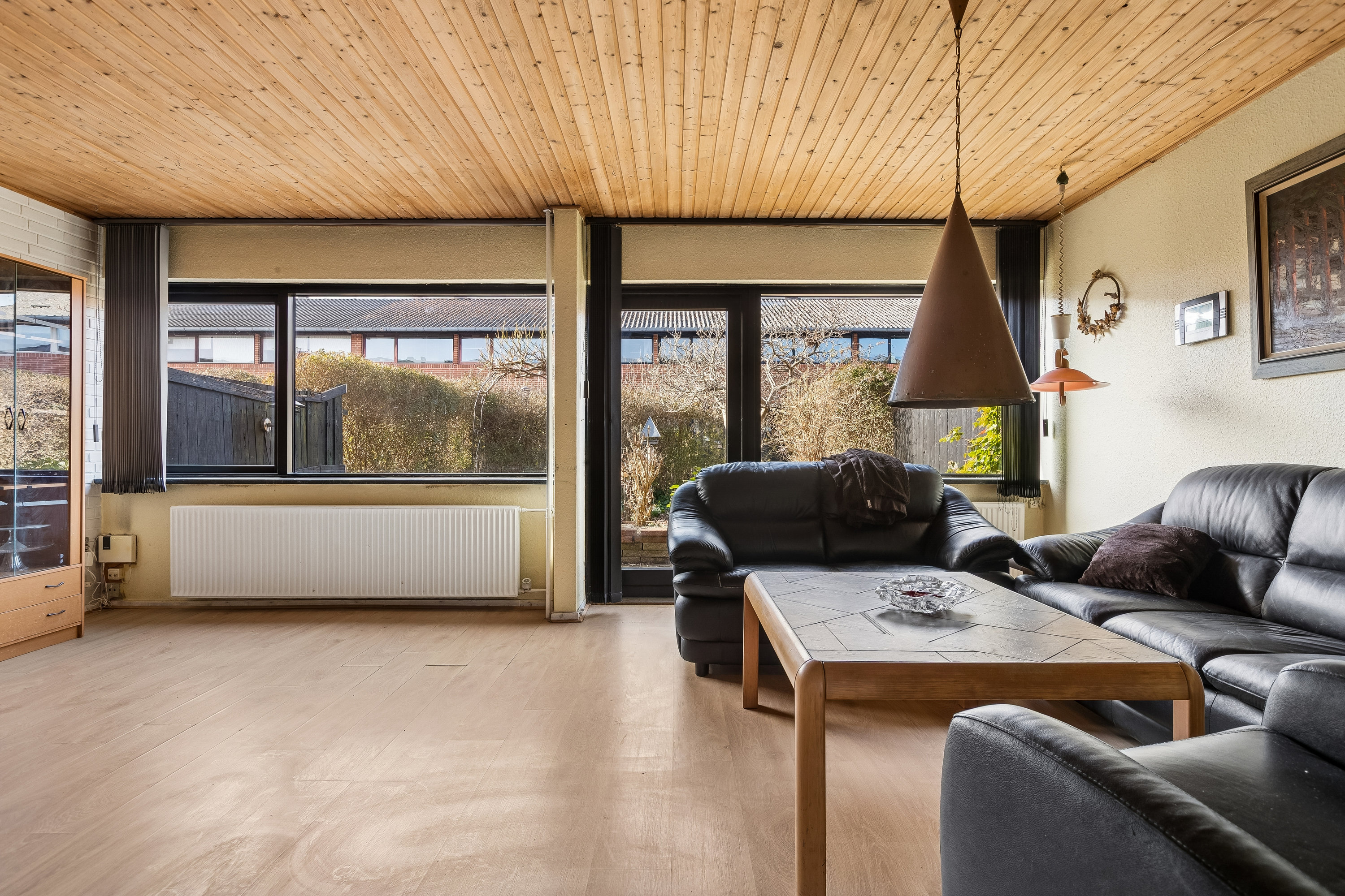 Fremhævet stue billede i fuldskærmstilstand. Billede af Sankt Mikkels Alle 47, 2630 Taastrup