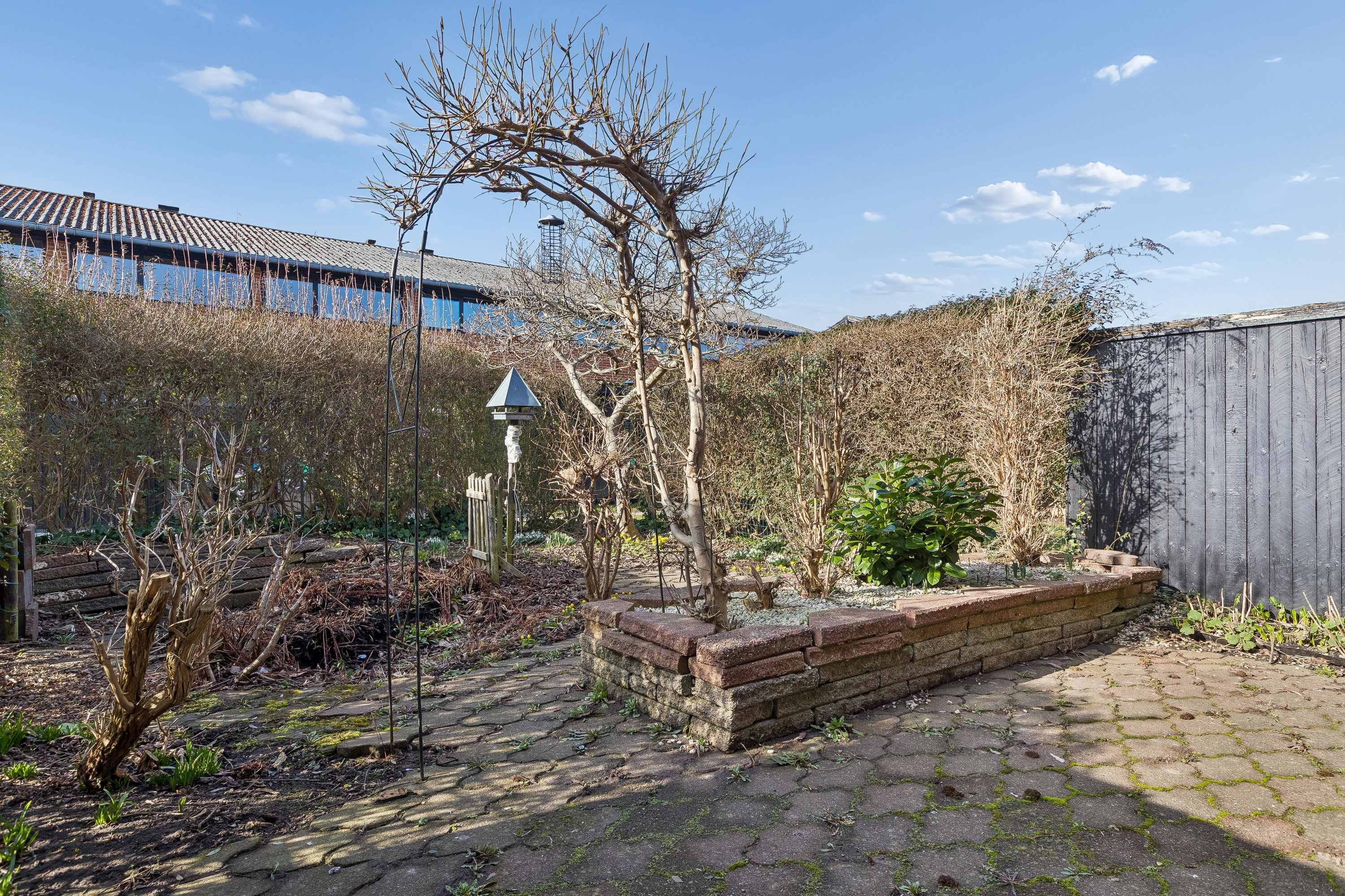 Fremhævet gårdmiljø billede i fuldskærmstilstand. Billede af Sankt Mikkels Alle 47, 2630 Taastrup