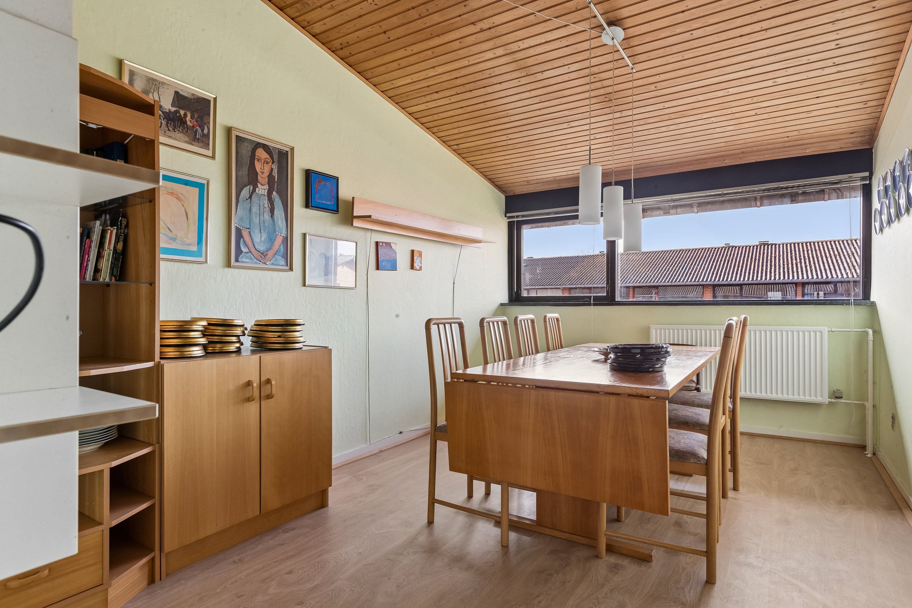 Fremhævet stue billede i fuldskærmstilstand. Billede af Sankt Mikkels Alle 47, 2630 Taastrup