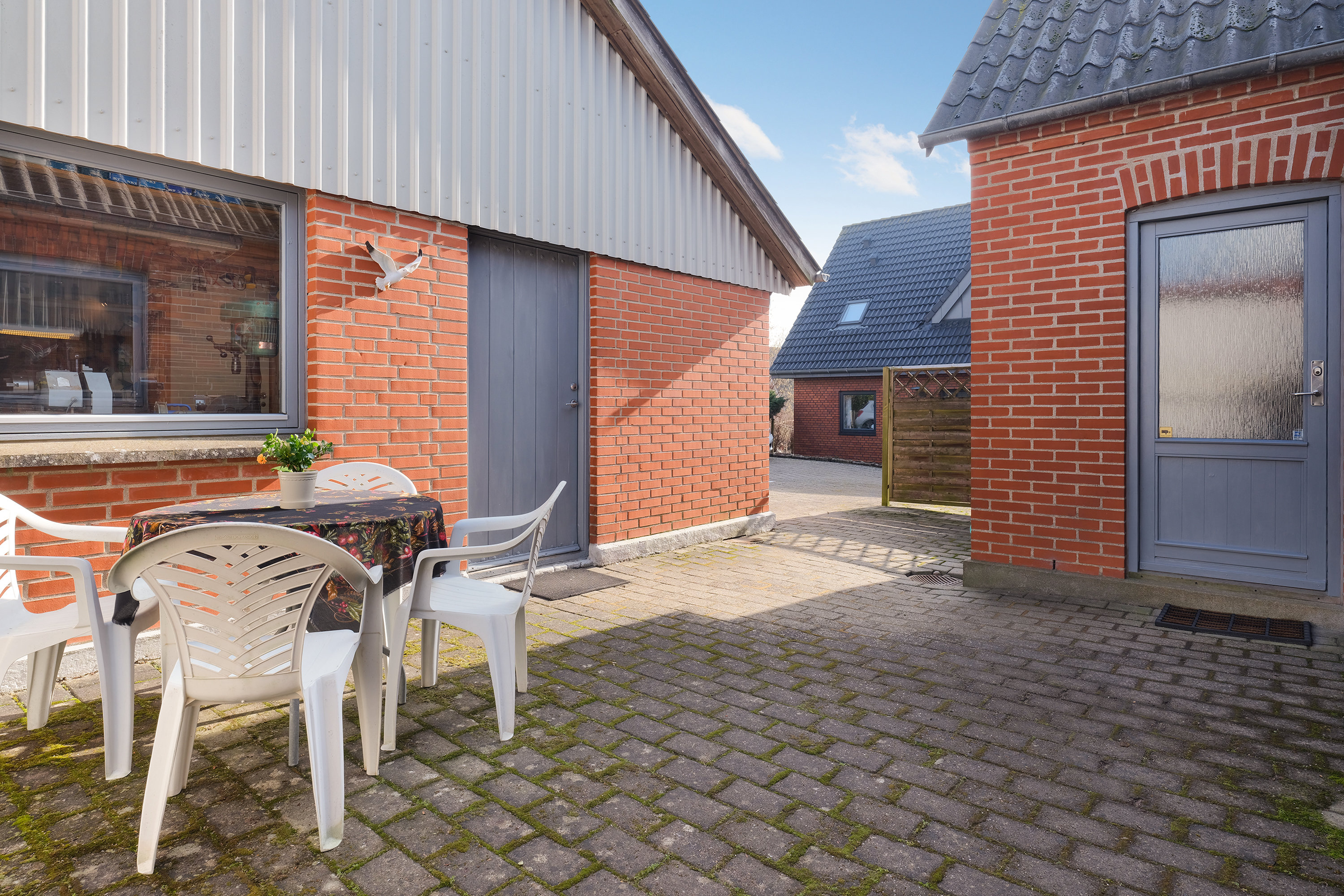 Fremhævet terrasse billede i fuldskærmstilstand. Billede af Sønder Alle 4, Strib, 5500 Middelfart