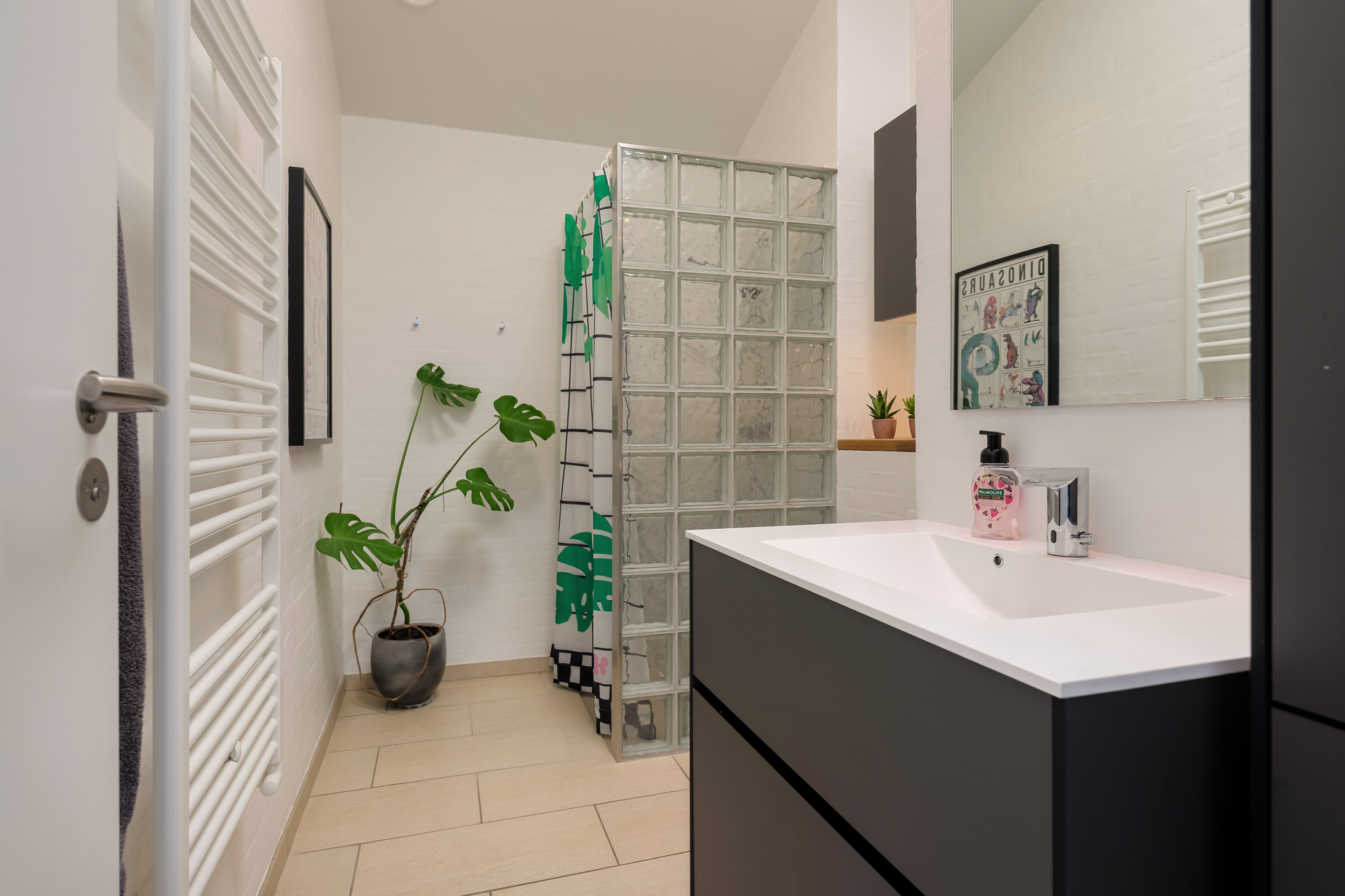 Fremhævet badeværelse billede i fuldskærmstilstand. Billede af Rømøvænget 135, 5500 Middelfart