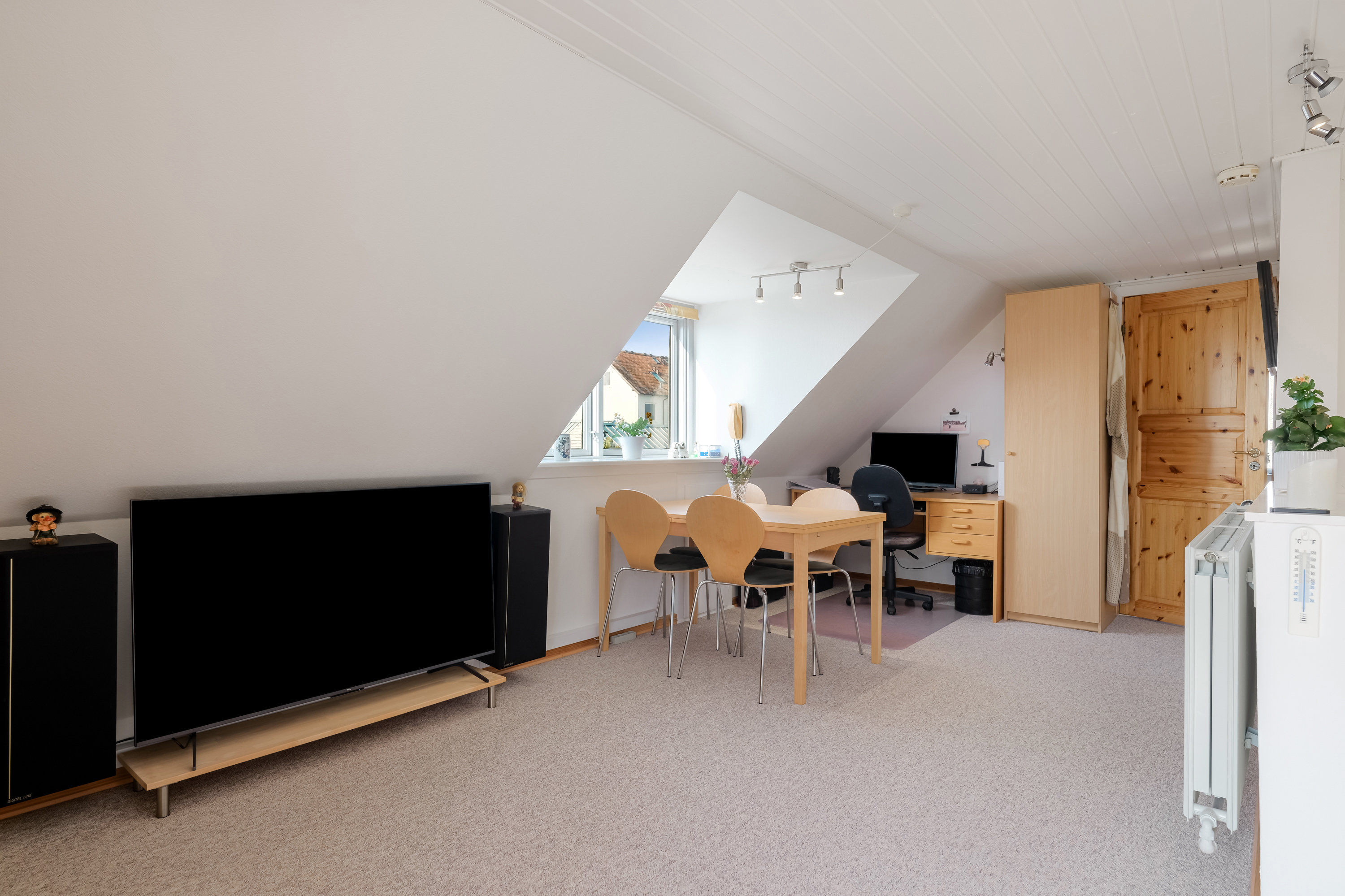 Fremhævet tv stue billede i fuldskærmstilstand. Billede af Sønder Alle 4, Strib, 5500 Middelfart