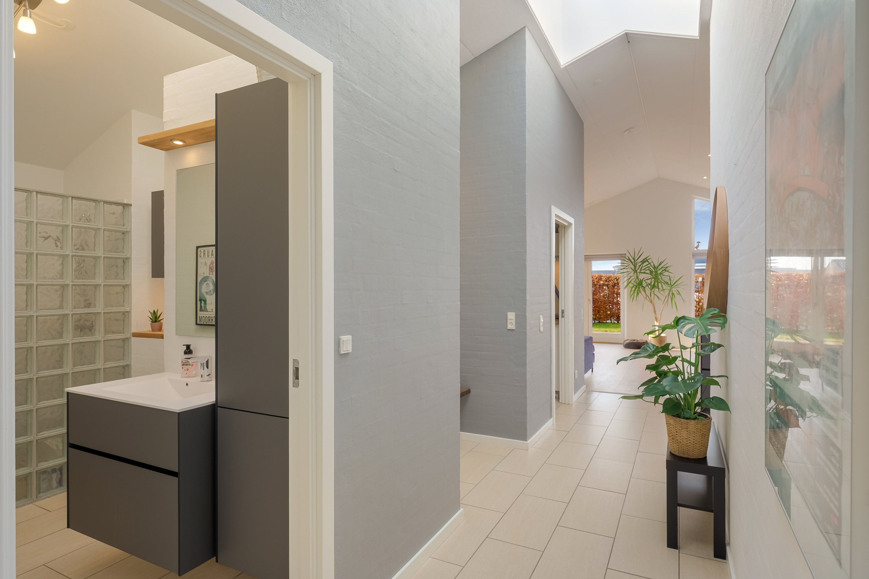 Fremhævet gang billede i fuldskærmstilstand. Billede af Rømøvænget 135, 5500 Middelfart