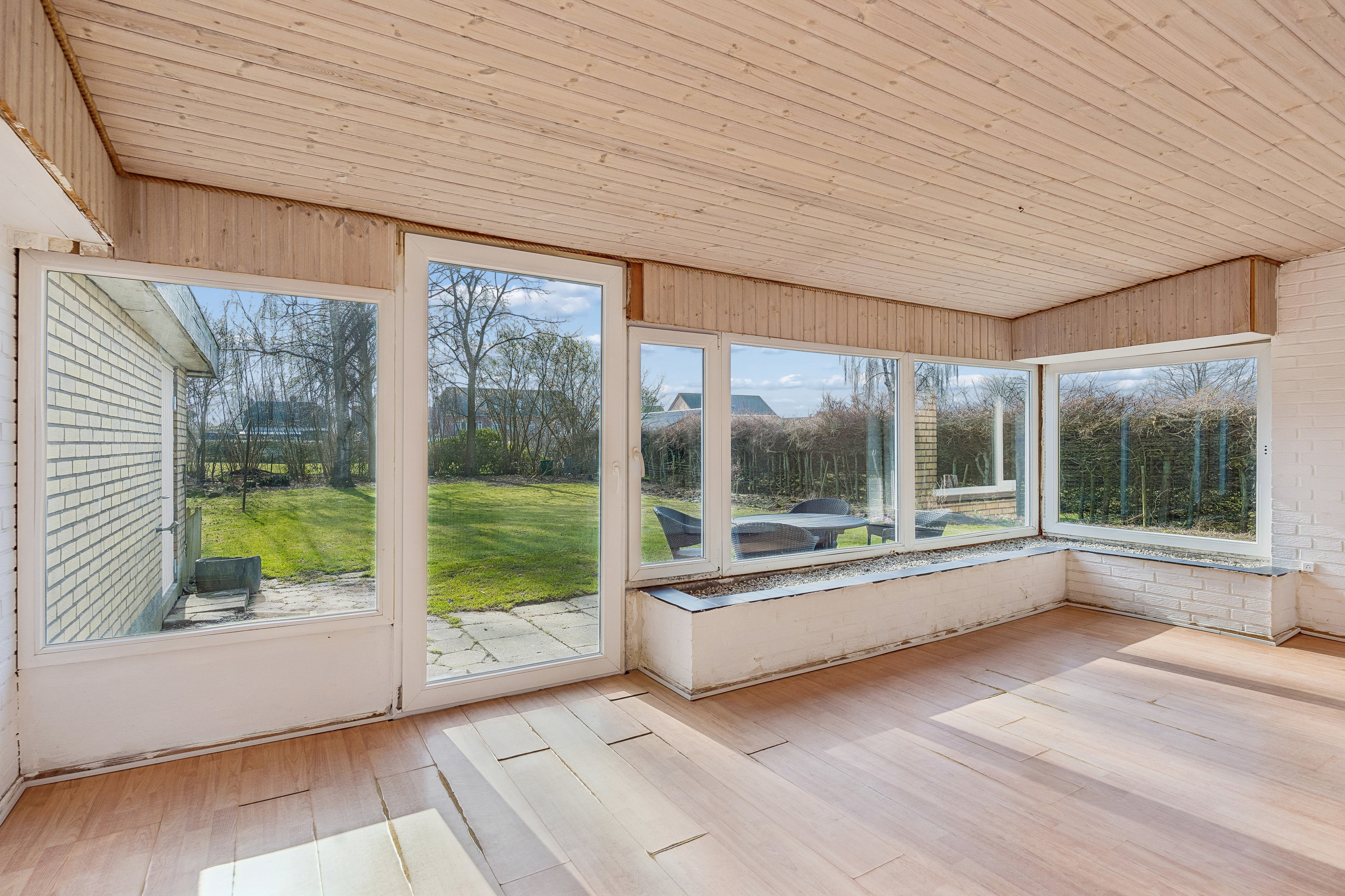 Fremhævet udestue billede i fuldskærmstilstand. Billede af Toftevænget 1F, 8723 Løsning