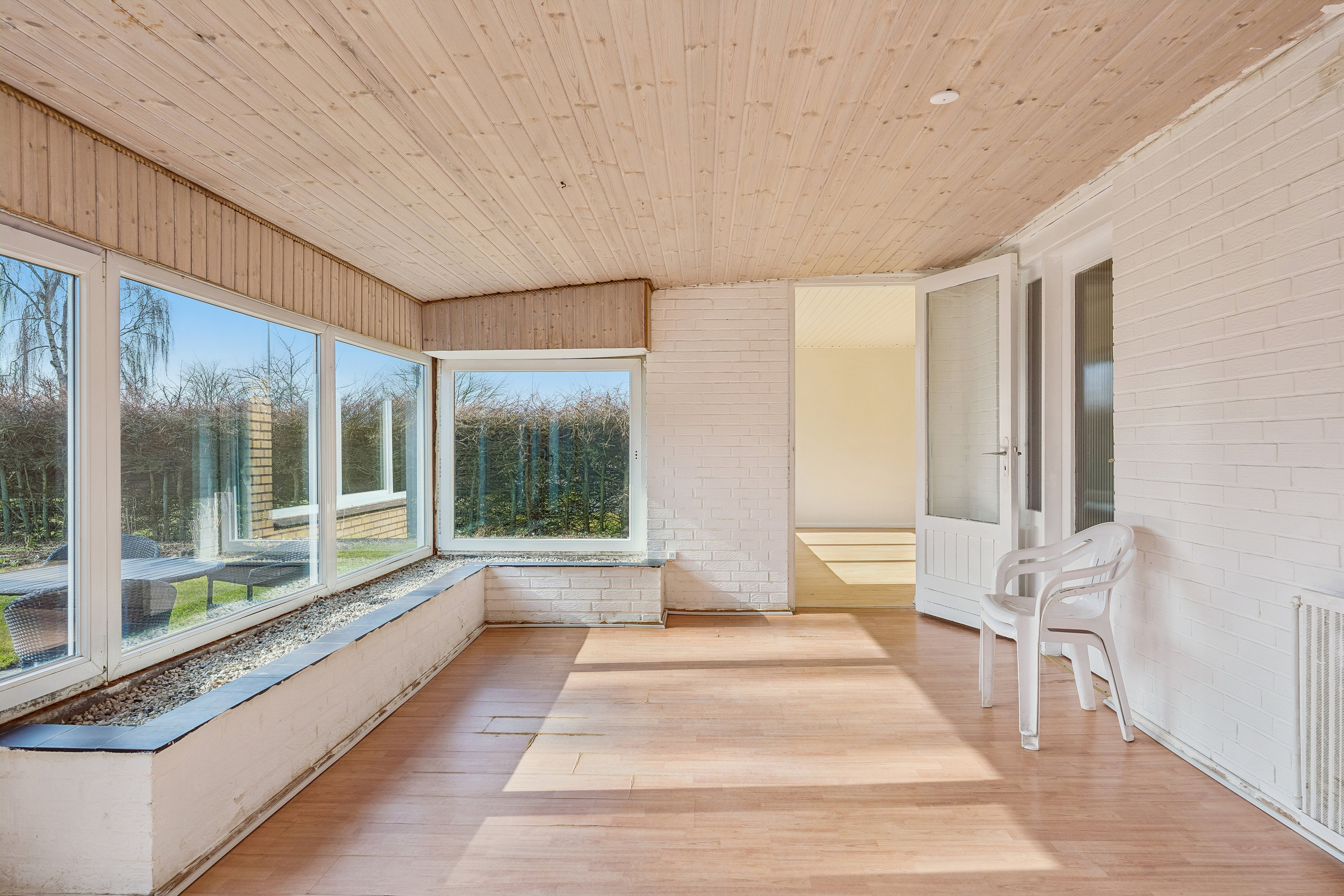 Fremhævet udestue billede i fuldskærmstilstand. Billede af Toftevænget 1F, 8723 Løsning