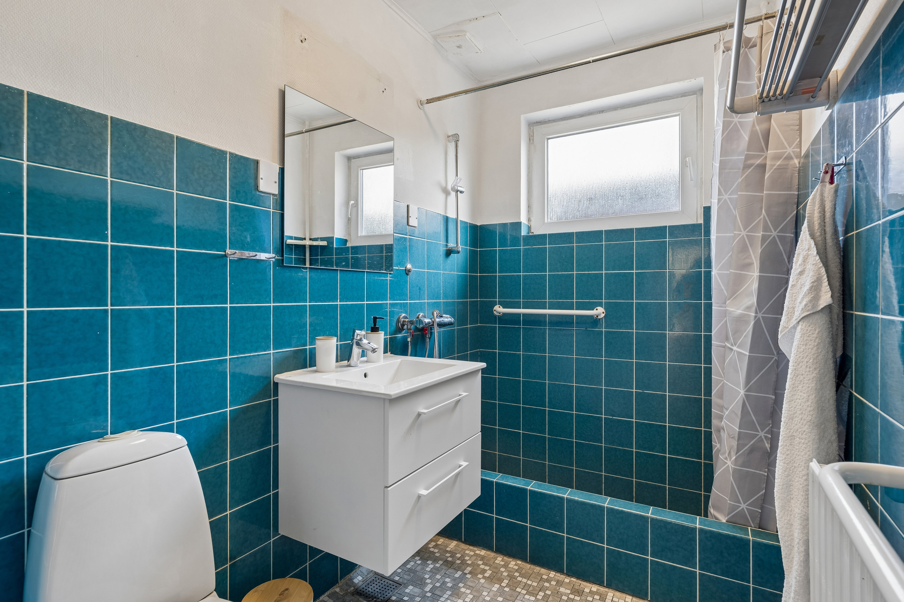 Fremhævet badeværelse billede i fuldskærmstilstand. Billede af Toftevænget 1F, 8723 Løsning