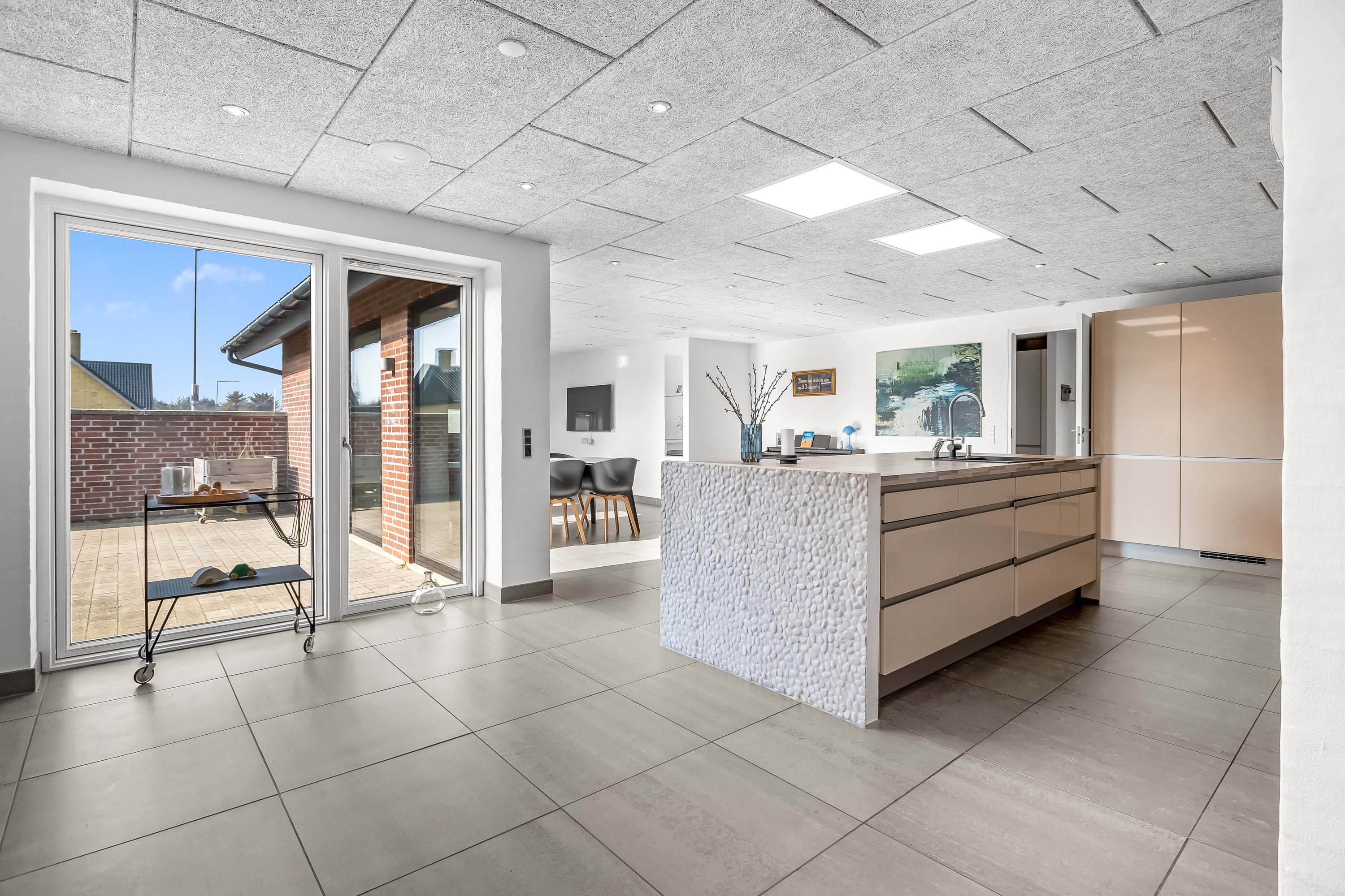 Fremhævet køkken alrum billede i fuldskærmstilstand. Billede af Parallelvej 42, 6960 Hvide Sande