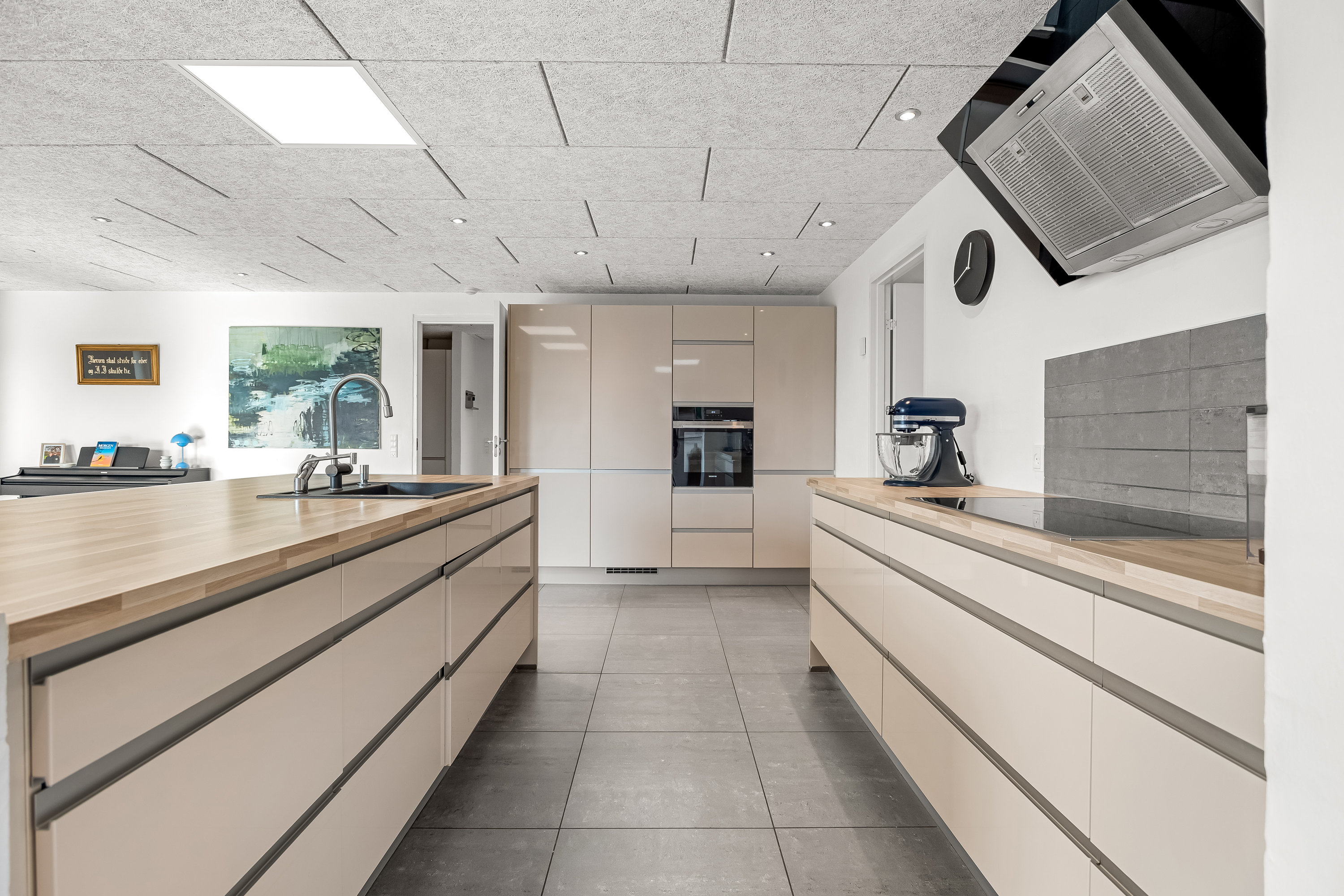 Fremhævet køkken alrum billede i fuldskærmstilstand. Billede af Parallelvej 42, 6960 Hvide Sande