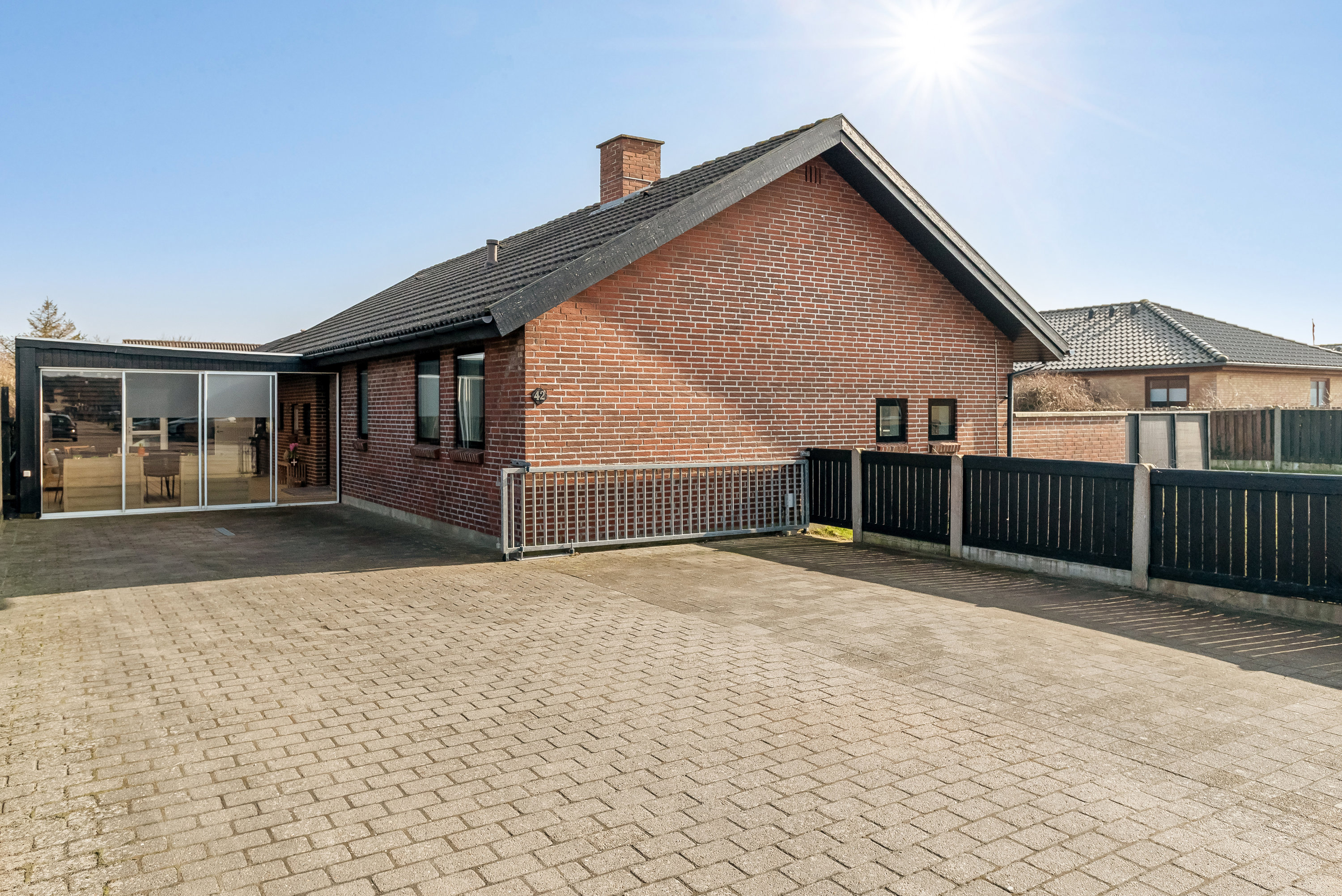 Fremhævet ejendommen billede i fuldskærmstilstand. Billede af Parallelvej 42, 6960 Hvide Sande