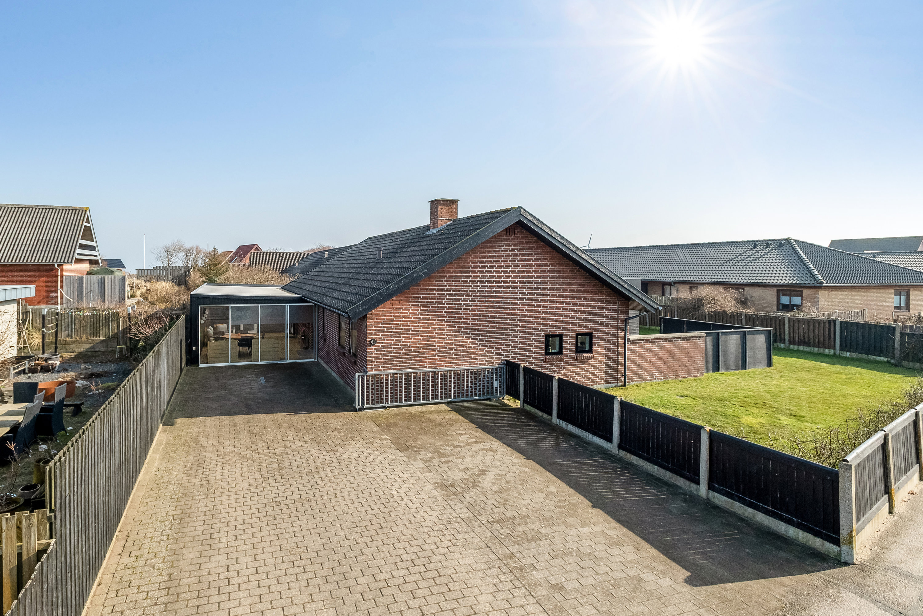 Fremhævet ejendommen billede i fuldskærmstilstand. Billede af Parallelvej 42, 6960 Hvide Sande