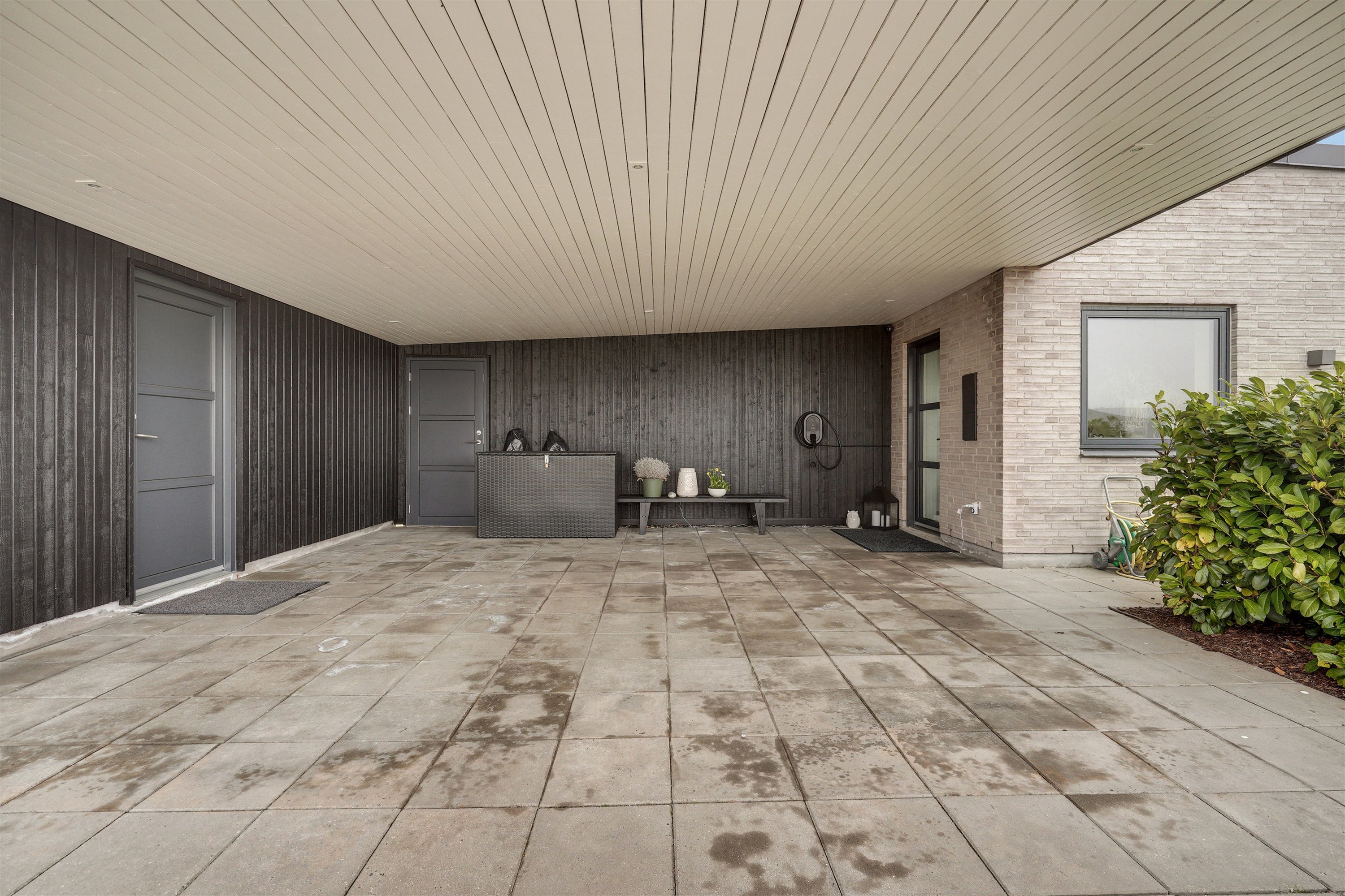 Fremhævet carport billede i fuldskærmstilstand. Billede af Søholm Parkvej 45, Glamsbjerg, 5620 Glamsbjerg