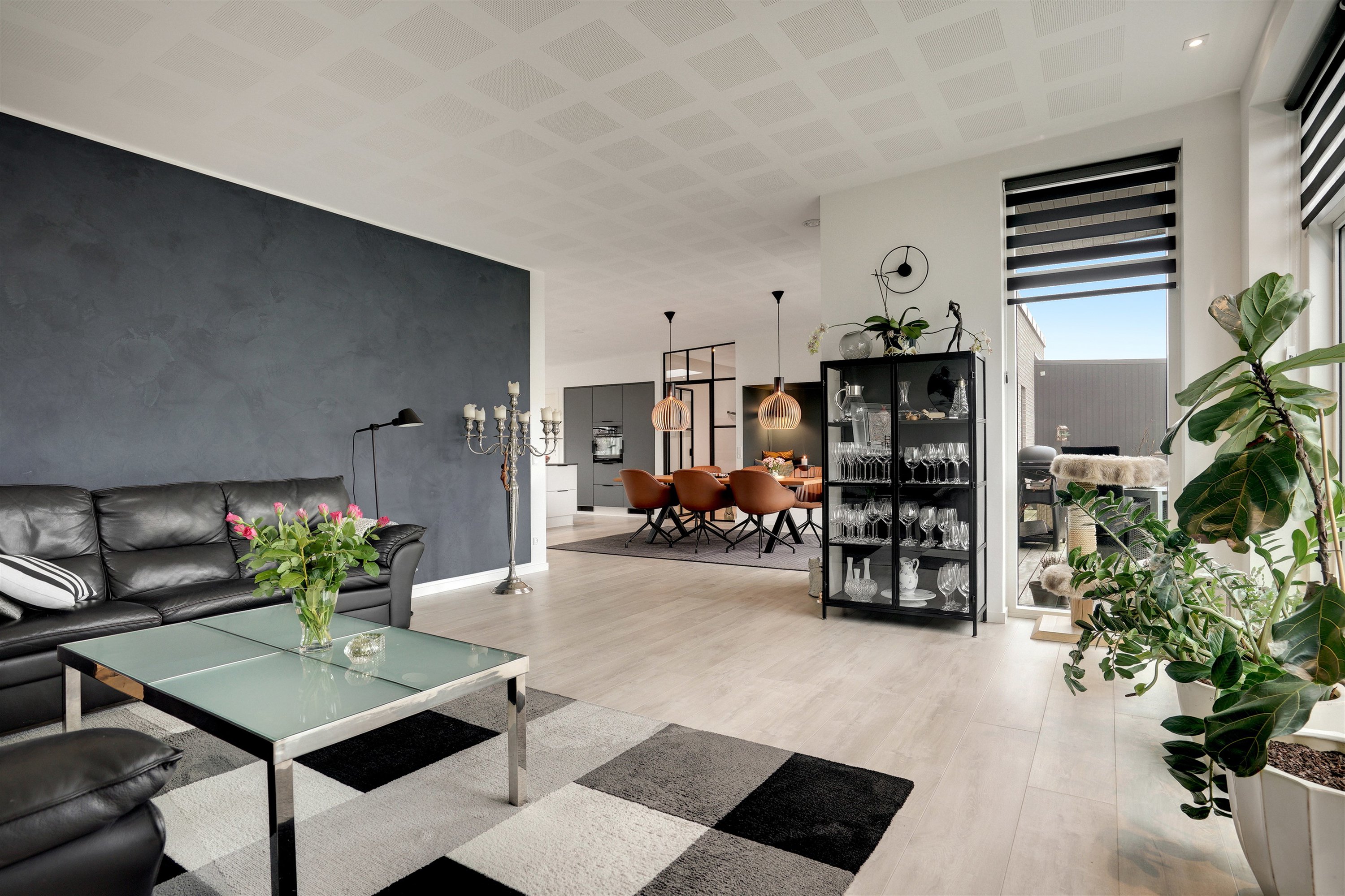 Fremhævet stue billede i fuldskærmstilstand. Billede af Søholm Parkvej 45, Glamsbjerg, 5620 Glamsbjerg