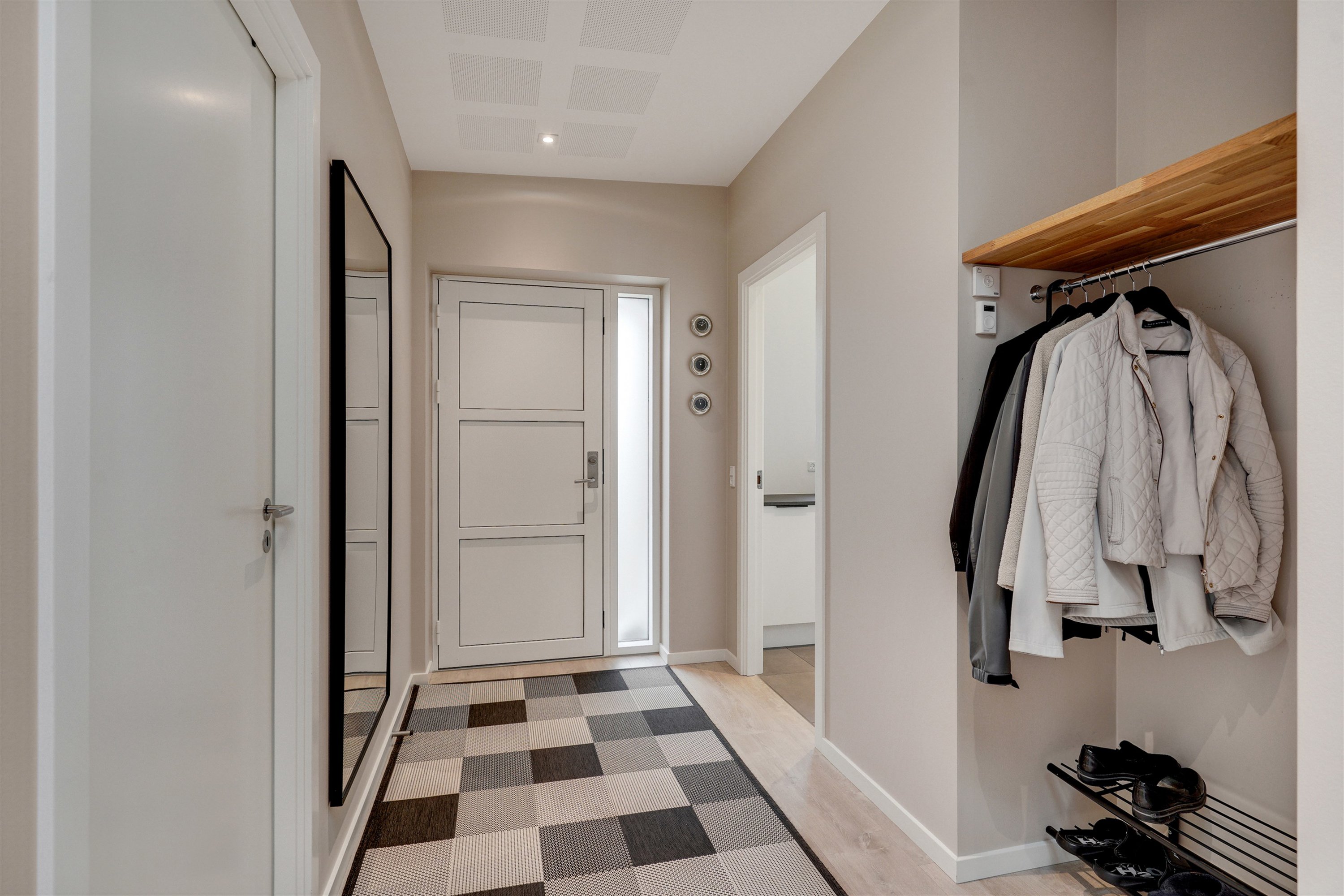 Fremhævet entré billede i fuldskærmstilstand. Billede af Søholm Parkvej 45, Glamsbjerg, 5620 Glamsbjerg