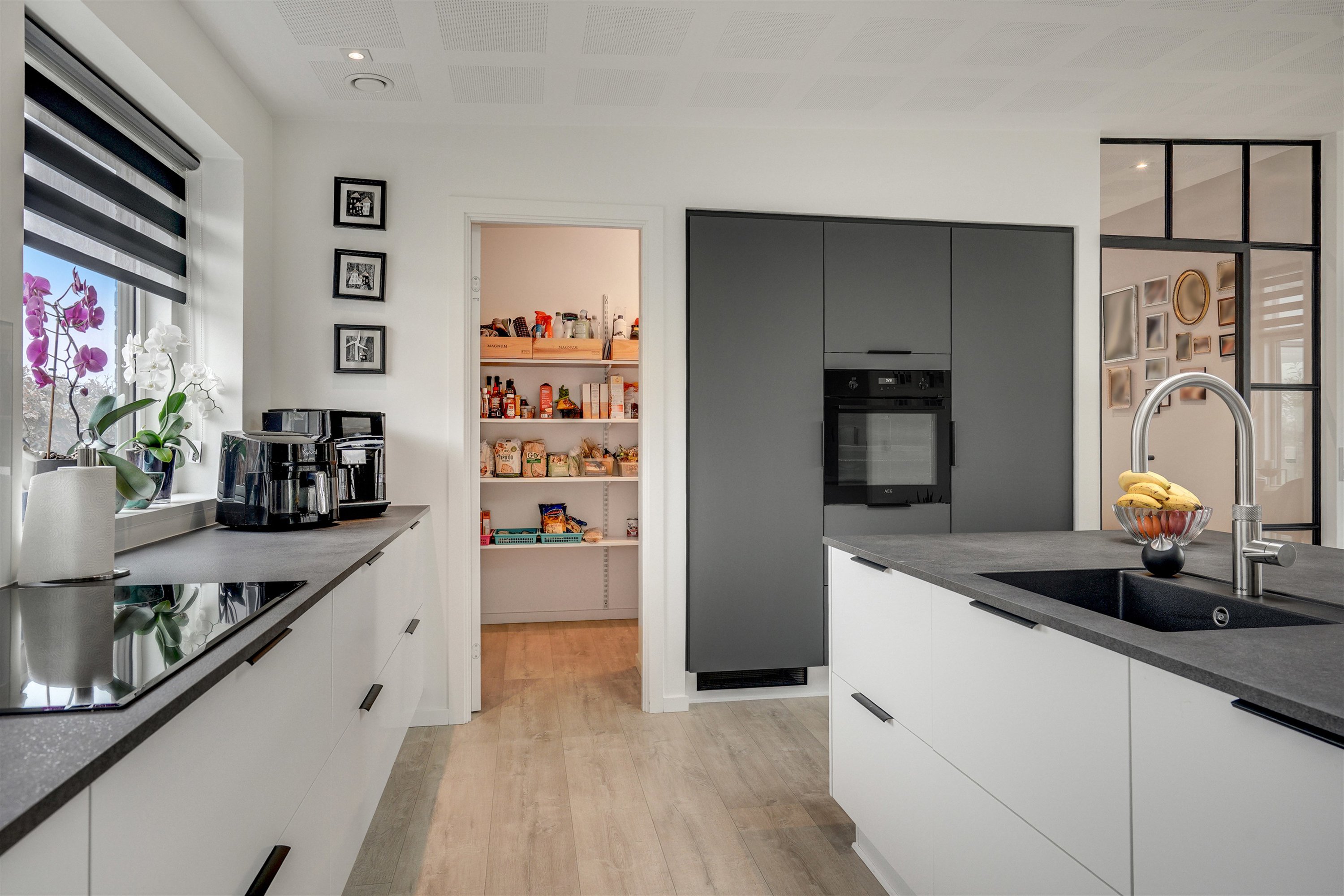 Fremhævet køkken billede i fuldskærmstilstand. Billede af Søholm Parkvej 45, Glamsbjerg, 5620 Glamsbjerg