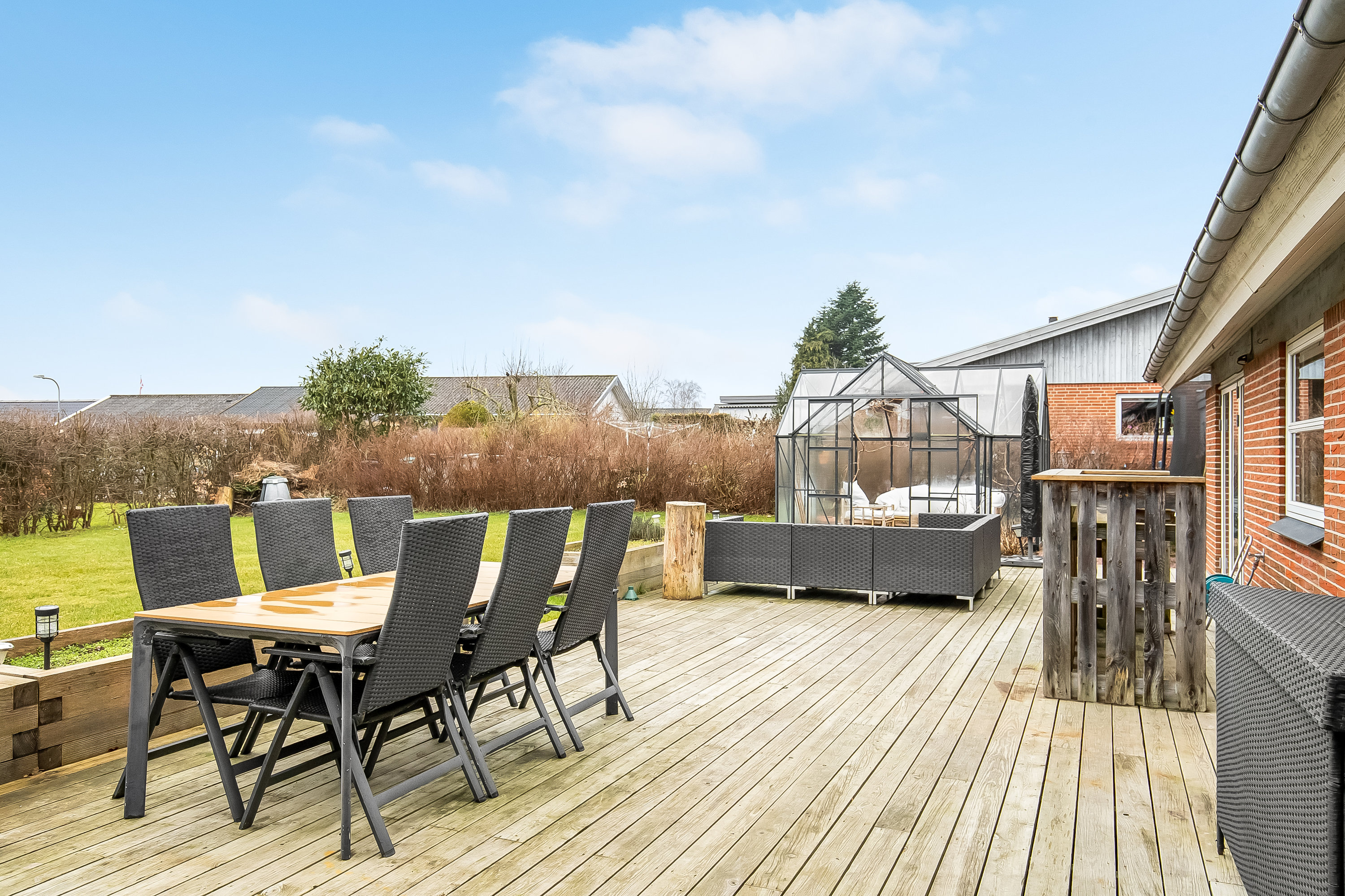 Fremhævet terrasse billede i fuldskærmstilstand. Billede af Erritsø Bygade 48, Erritsø, 7000 Fredericia