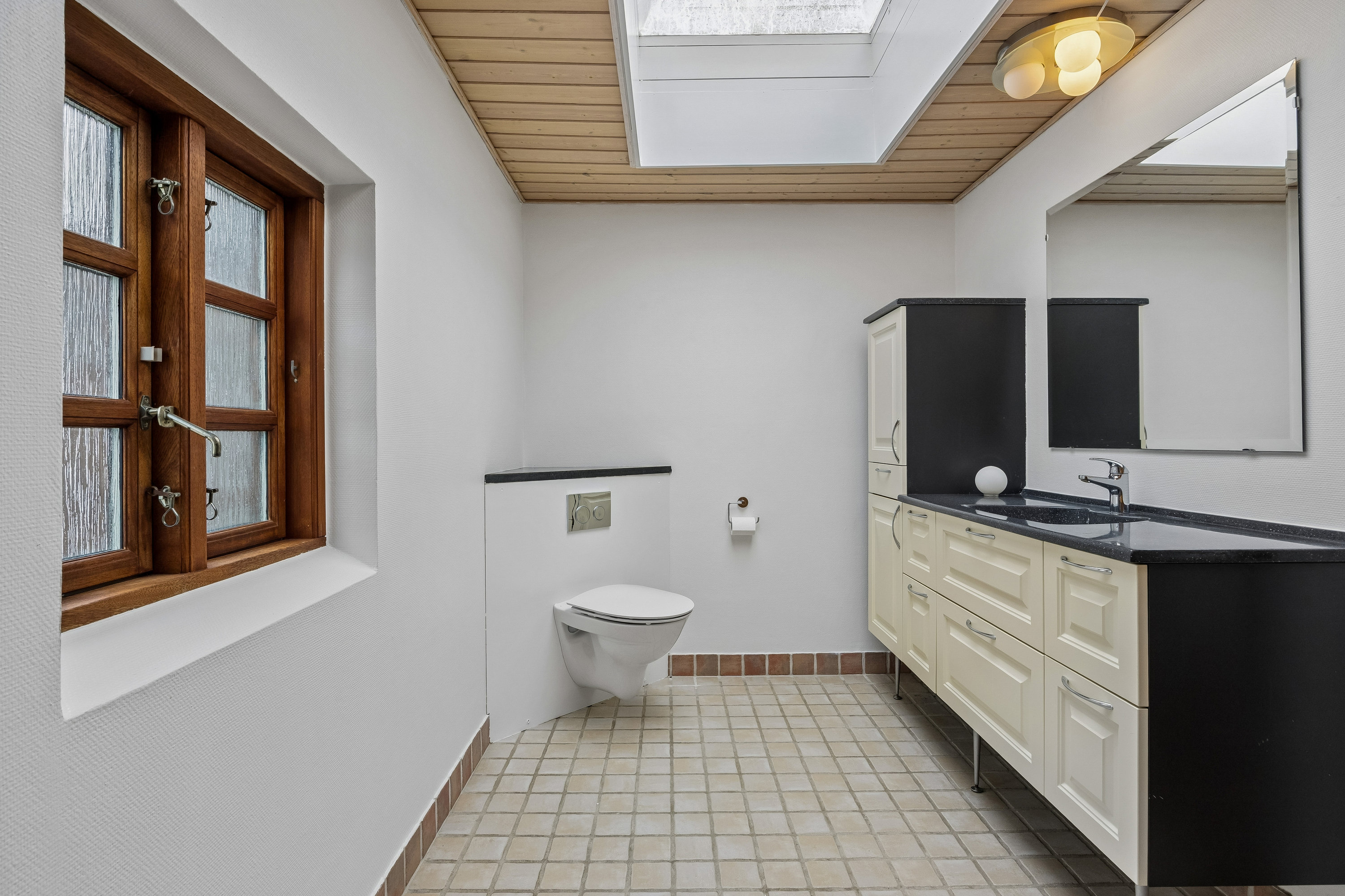 Fremhævet badeværelse billede i fuldskærmstilstand. Billede af Landervejen 11, Reersø Str, 4281 Gørlev