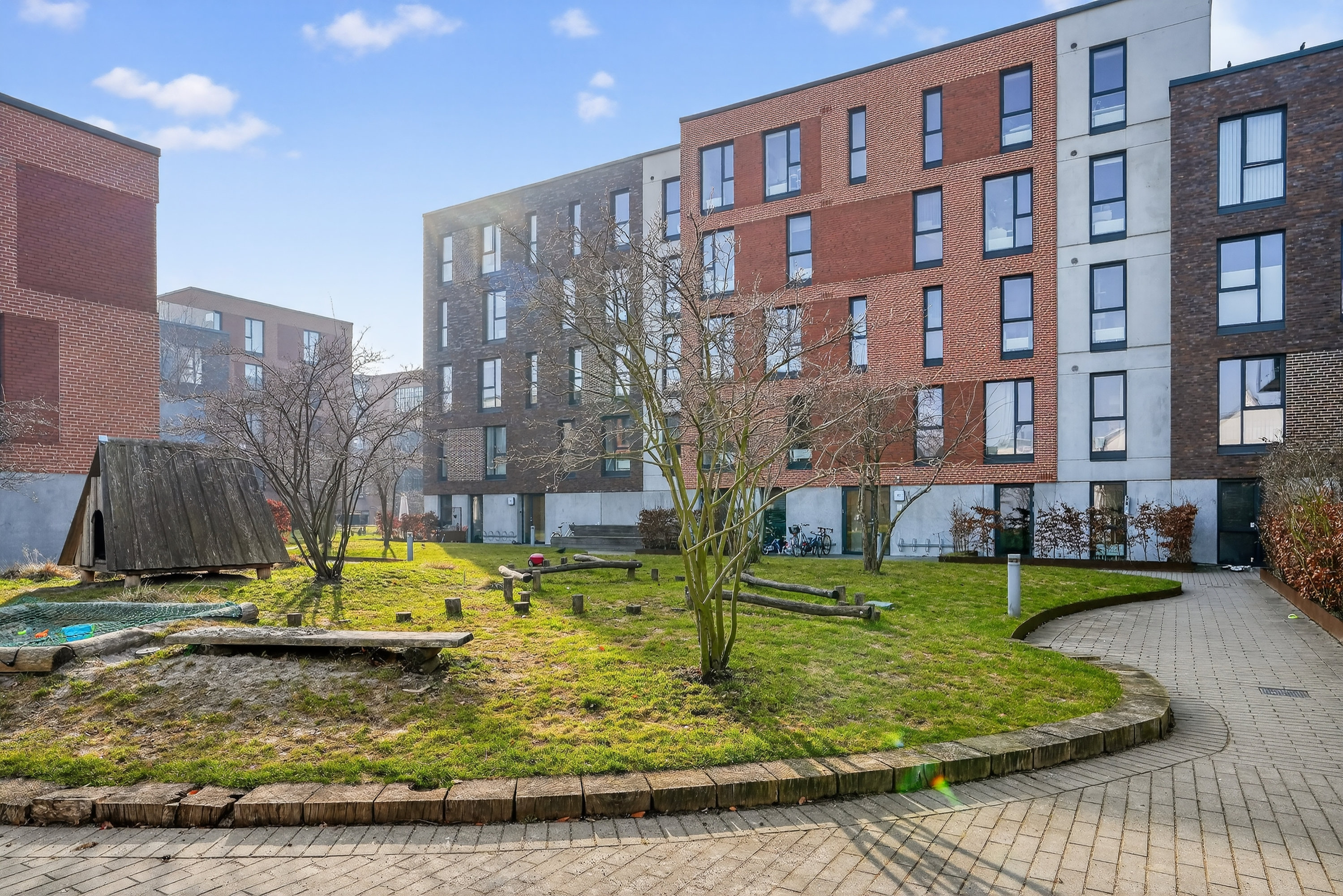 Fremhævet gårdmiljø billede i fuldskærmstilstand. Billede af Kløverbladsgade 67, st.. tv., 2500 Valby