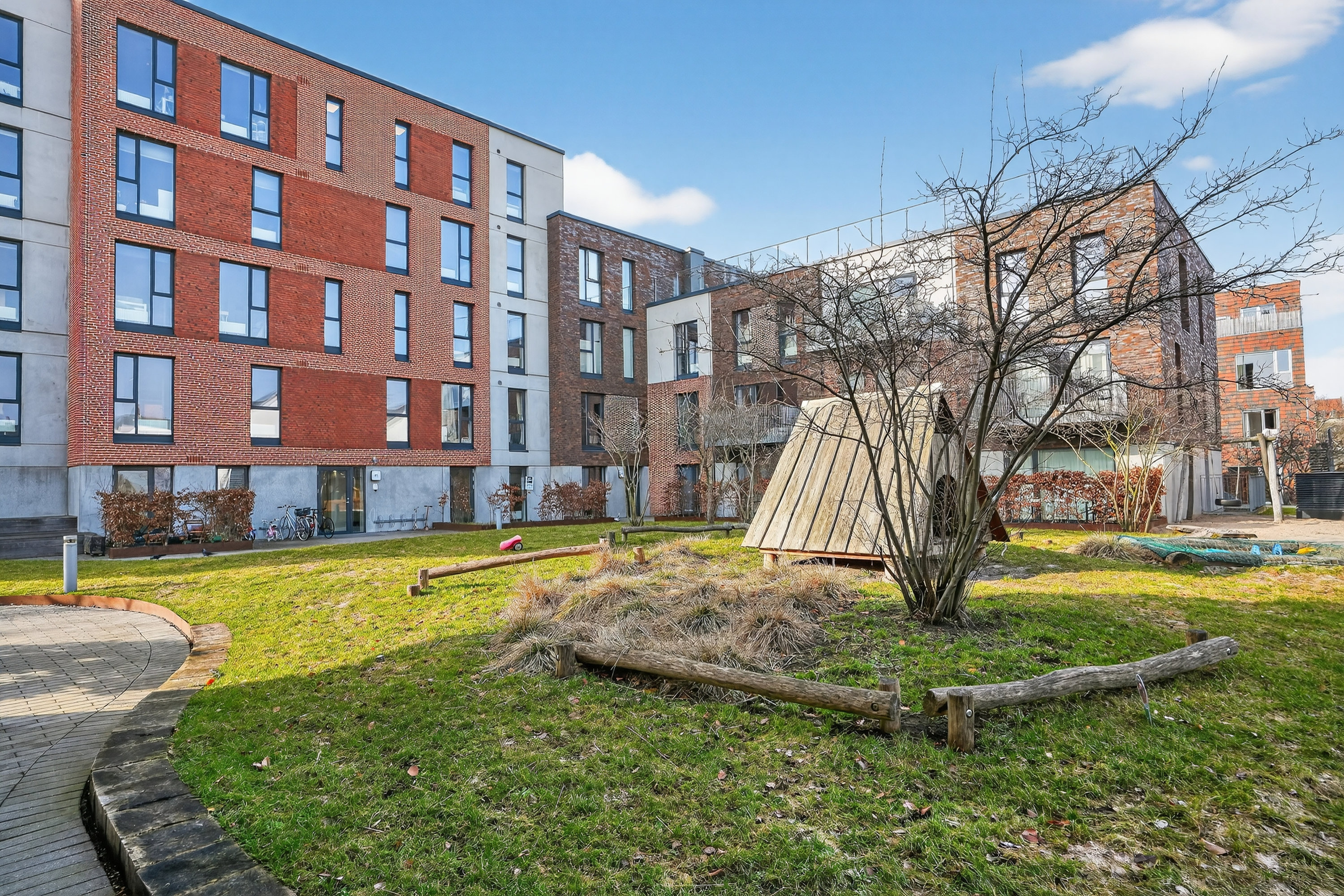 Fremhævet gårdmiljø billede i fuldskærmstilstand. Billede af Kløverbladsgade 67, st.. tv., 2500 Valby