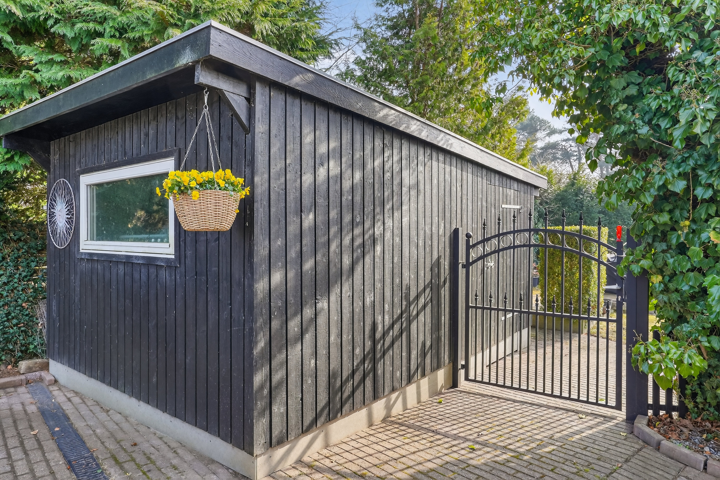 Fremhævet skur billede i fuldskærmstilstand. Billede af Elmebakken 8, Gadevang, 3400 Hillerød