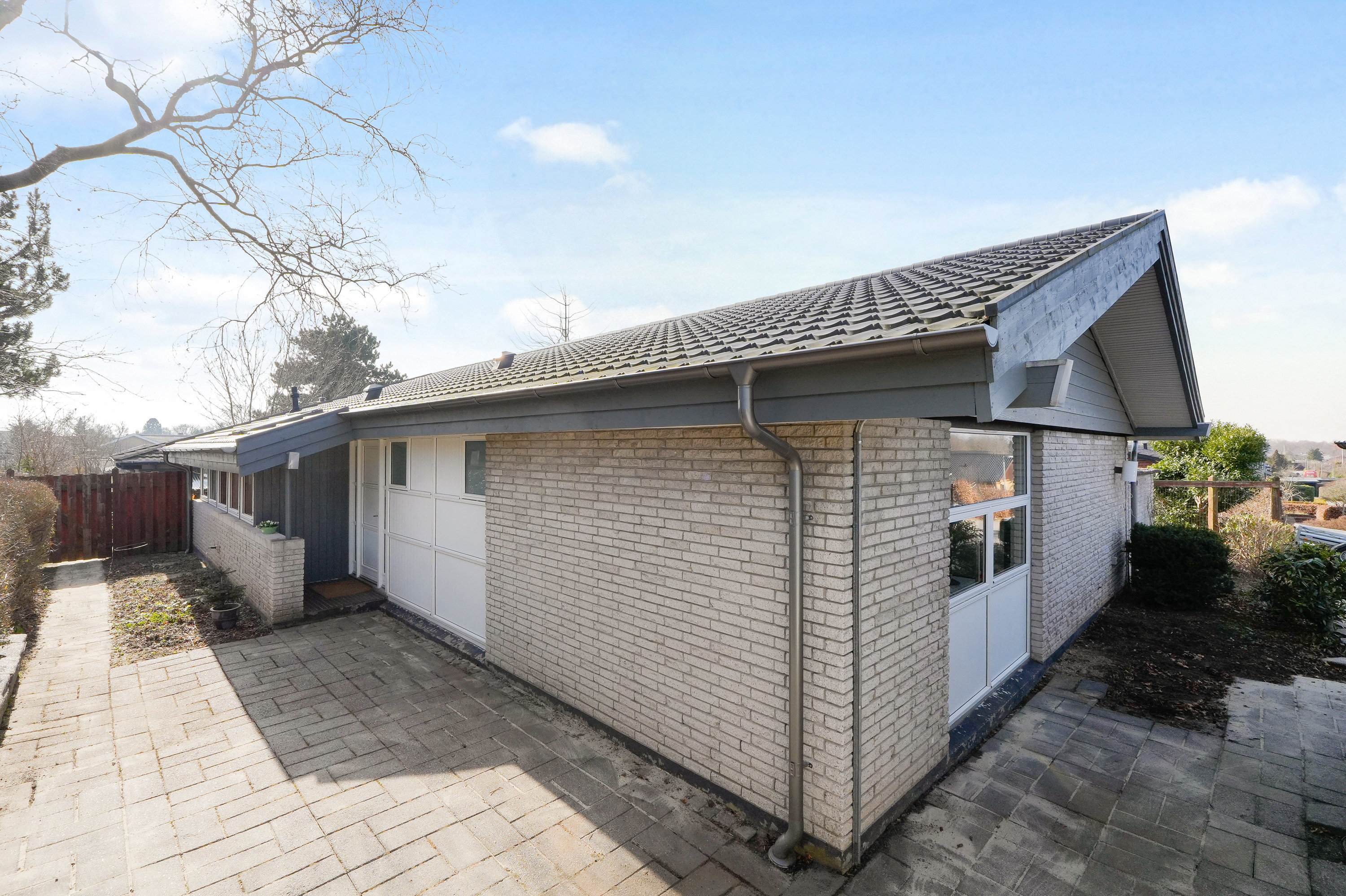 Fremhævet facade billede i fuldskærmstilstand. Billede af Axel Juels Alle 15, 2750 Ballerup