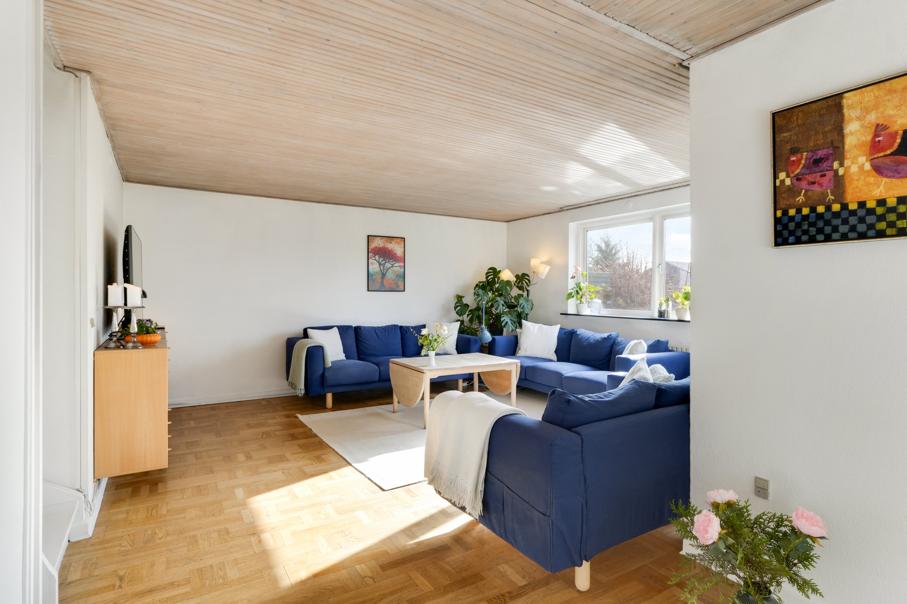 Fremhævet stue billede i fuldskærmstilstand. Billede af Rydtoften 32, 2750 Ballerup