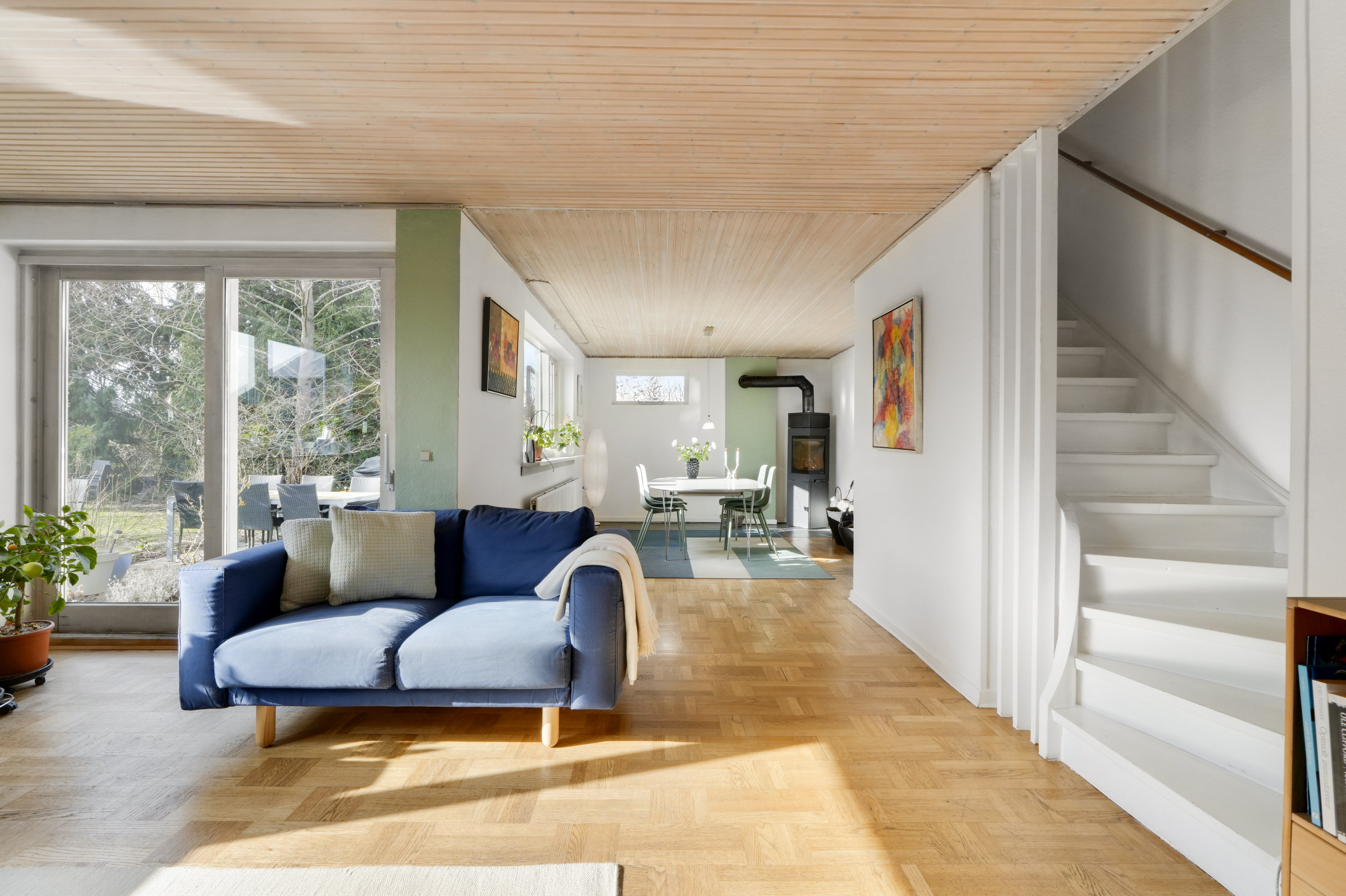 Fremhævet stue billede i fuldskærmstilstand. Billede af Rydtoften 32, 2750 Ballerup