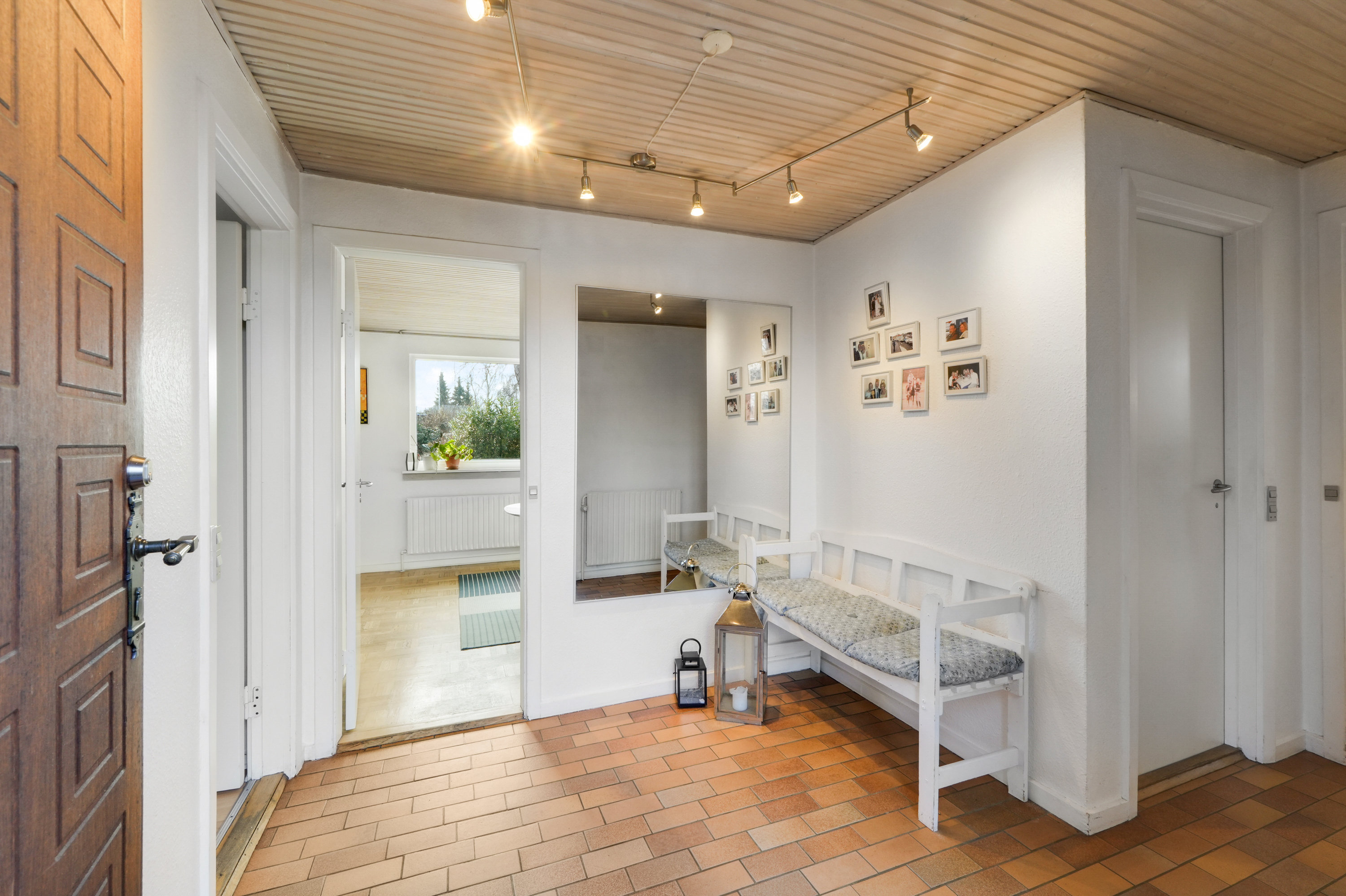 Fremhævet gang billede i fuldskærmstilstand. Billede af Rydtoften 32, 2750 Ballerup