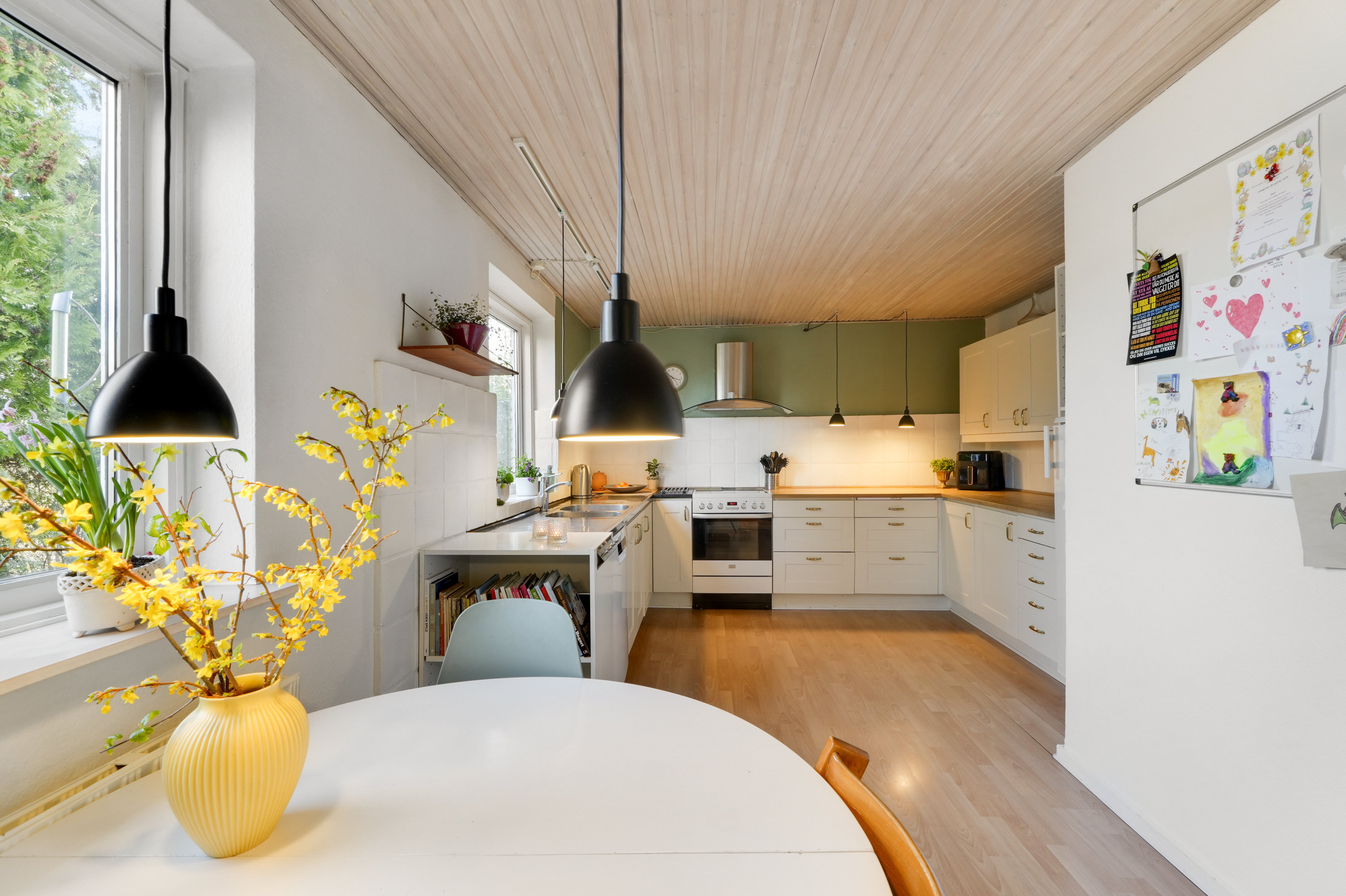 Fremhævet køkken billede i fuldskærmstilstand. Billede af Rydtoften 32, 2750 Ballerup