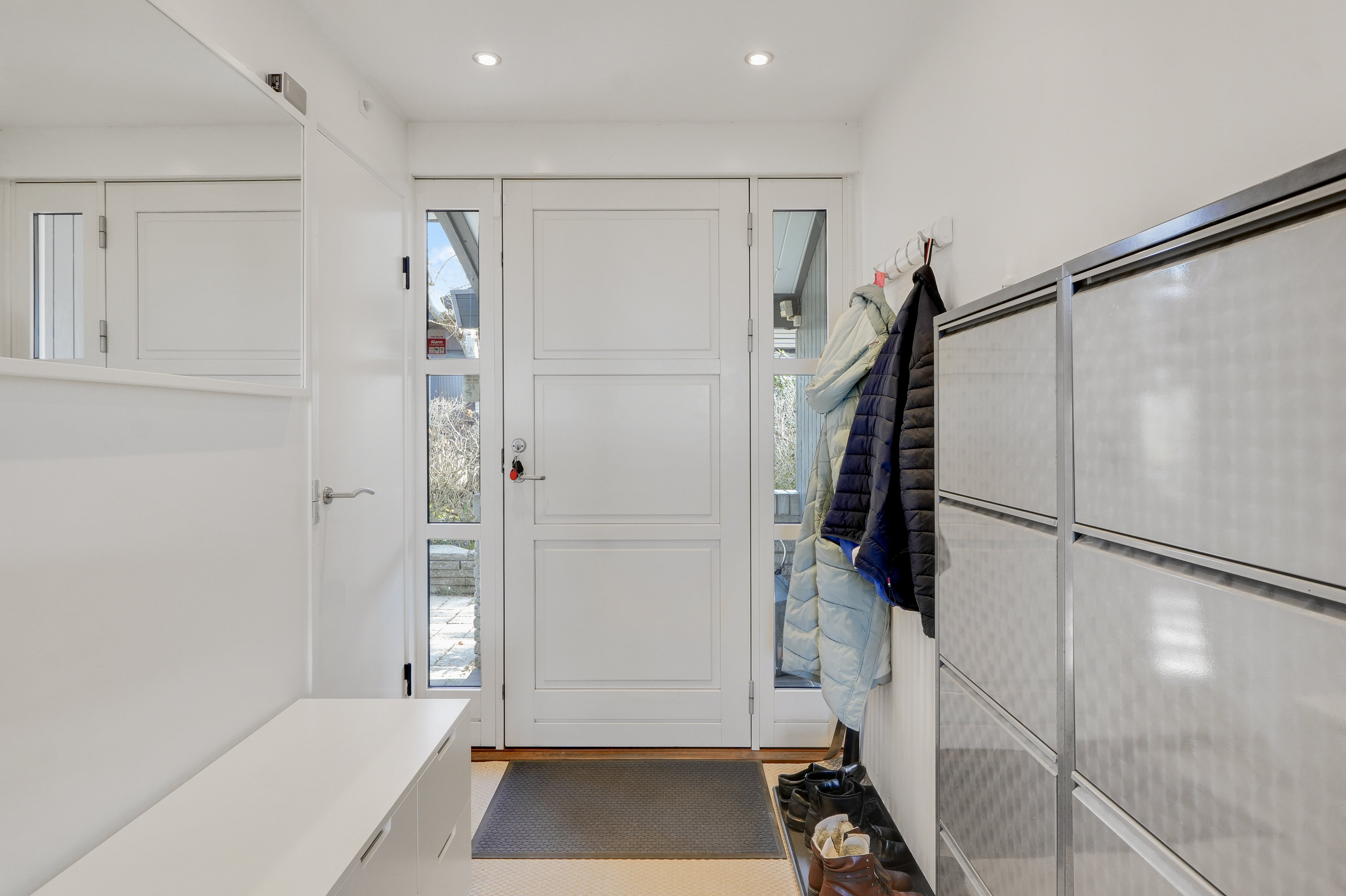 Fremhævet gang billede i fuldskærmstilstand. Billede af Axel Juels Alle 15, 2750 Ballerup