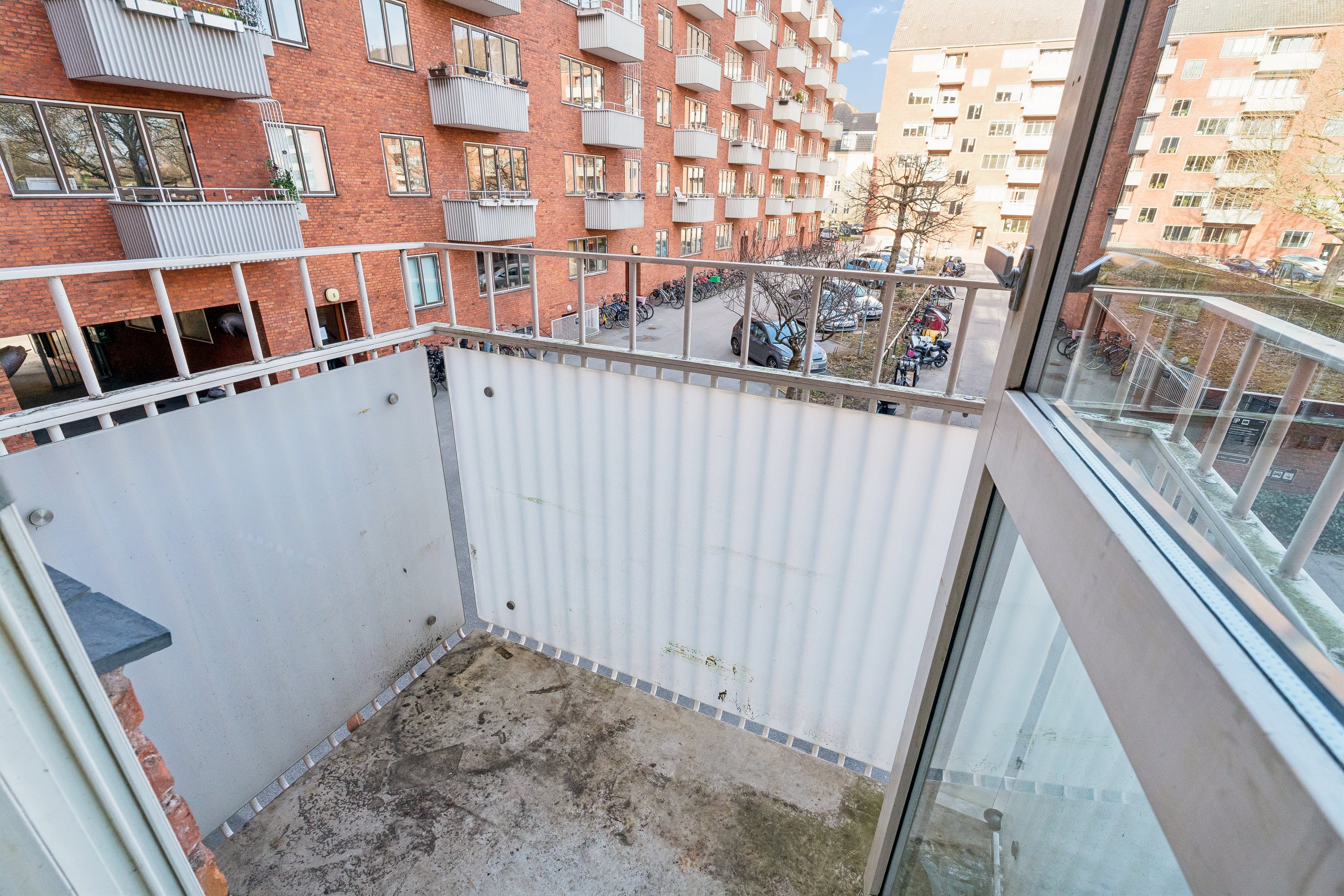 Fremhævet altan billede i fuldskærmstilstand. Billede af Ved Volden 3, 1. tv., 1425 København K