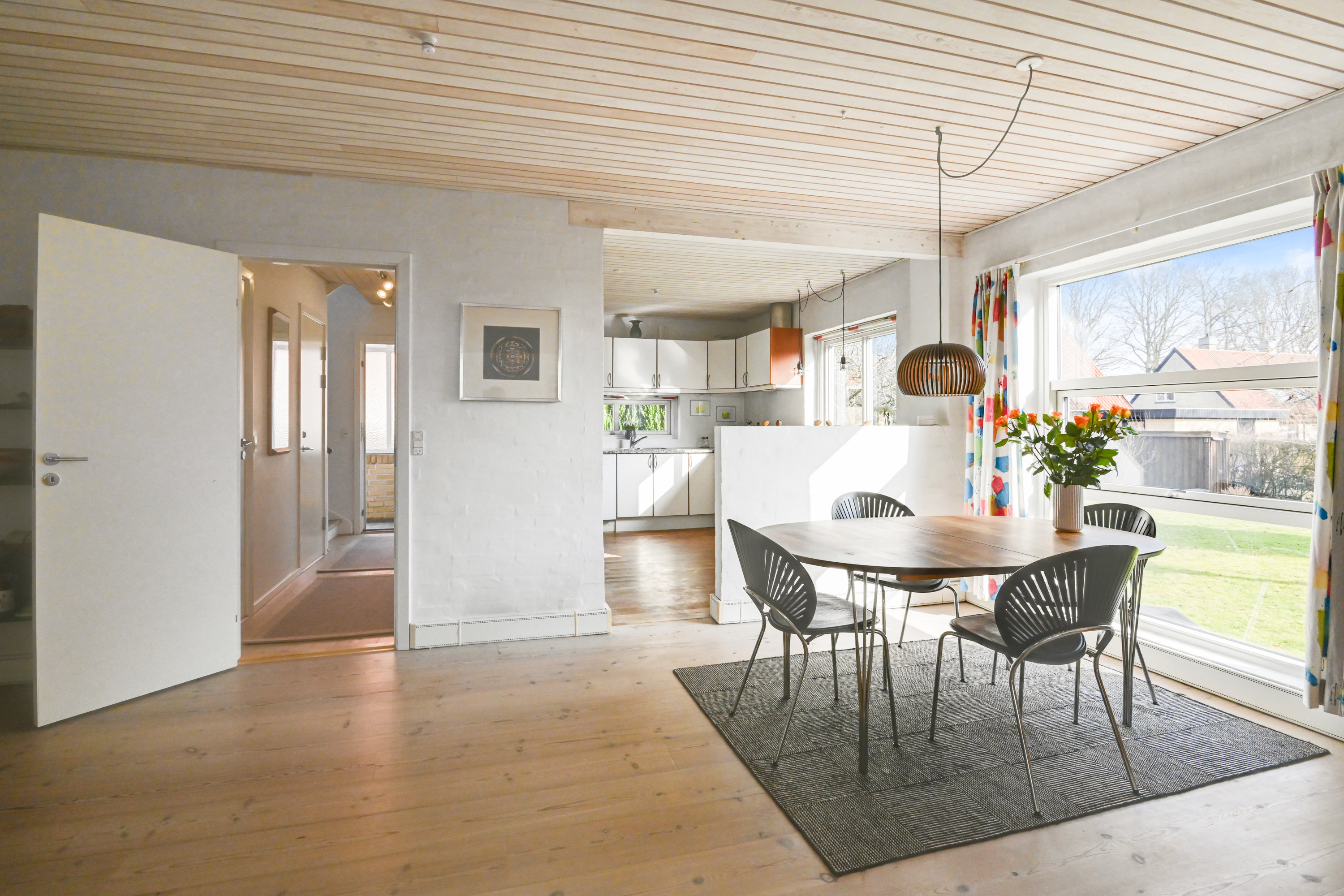 Fremhævet stue billede i fuldskærmstilstand. Billede af Soldraget 34, 3460 Birkerød