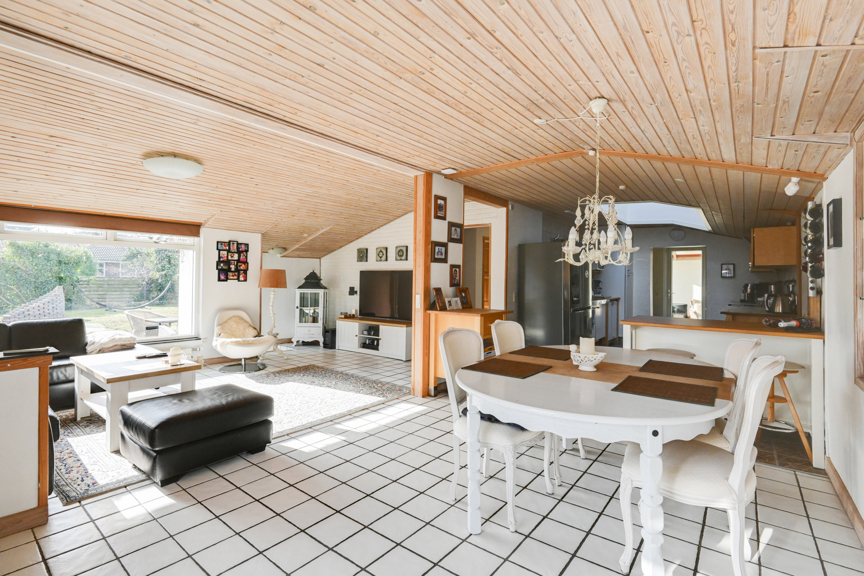 Fremhævet stue billede i fuldskærmstilstand. Billede af Lille Strandvej 3, 2635 Ishøj