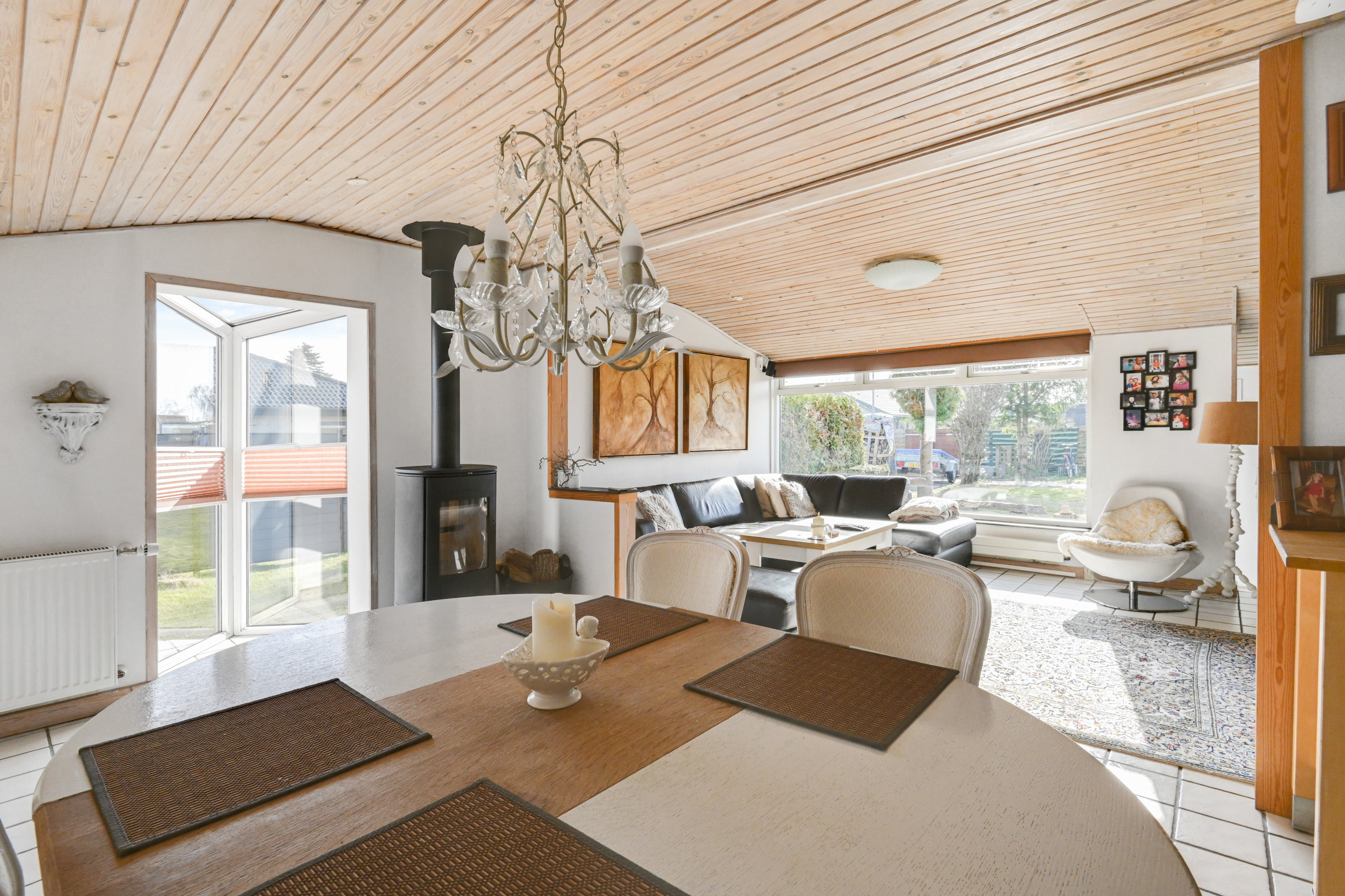 Fremhævet stue billede i fuldskærmstilstand. Billede af Lille Strandvej 3, 2635 Ishøj