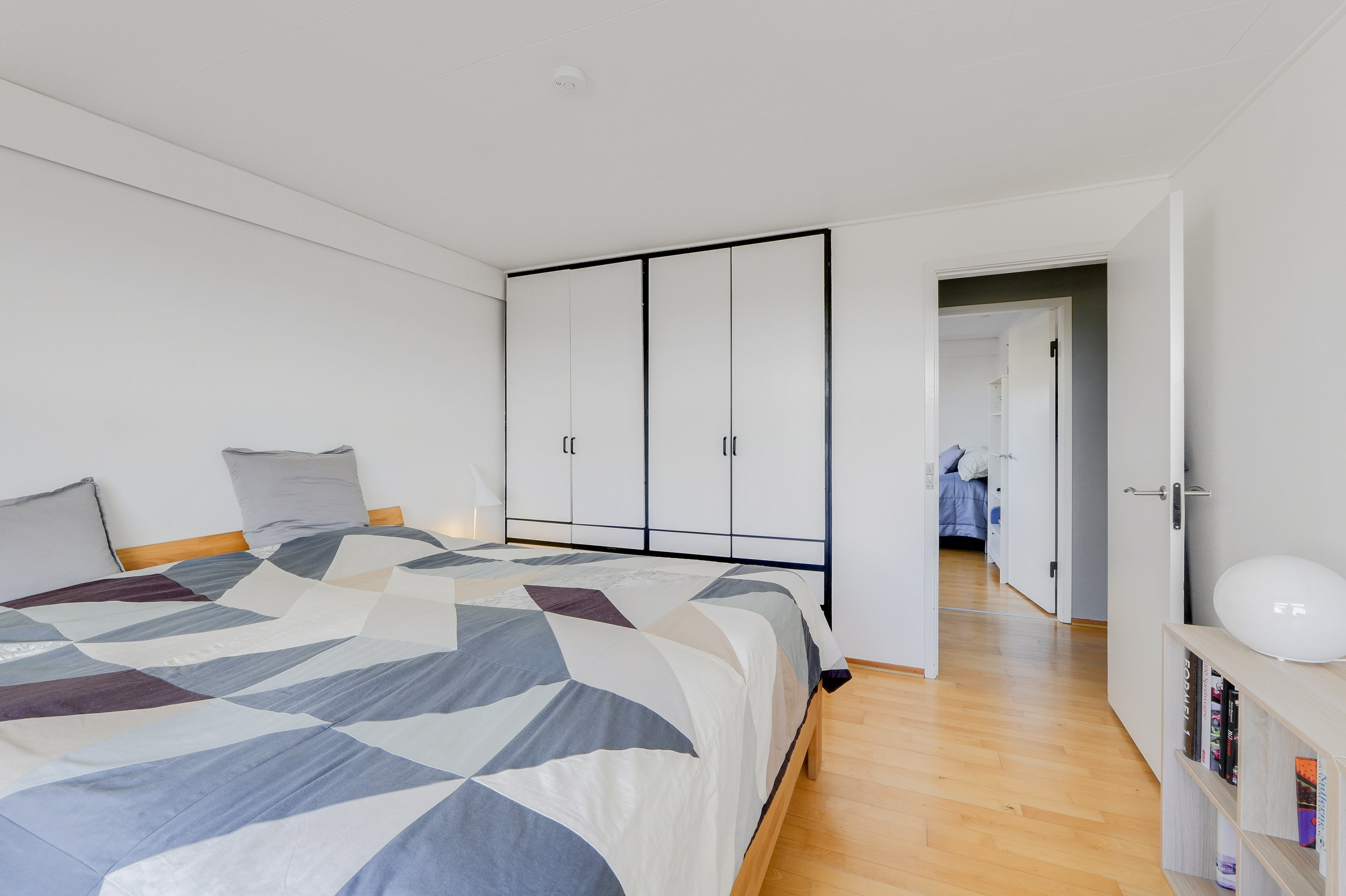 Fremhævet soveværelse billede i fuldskærmstilstand. Billede af Axel Juels Alle 15, 2750 Ballerup