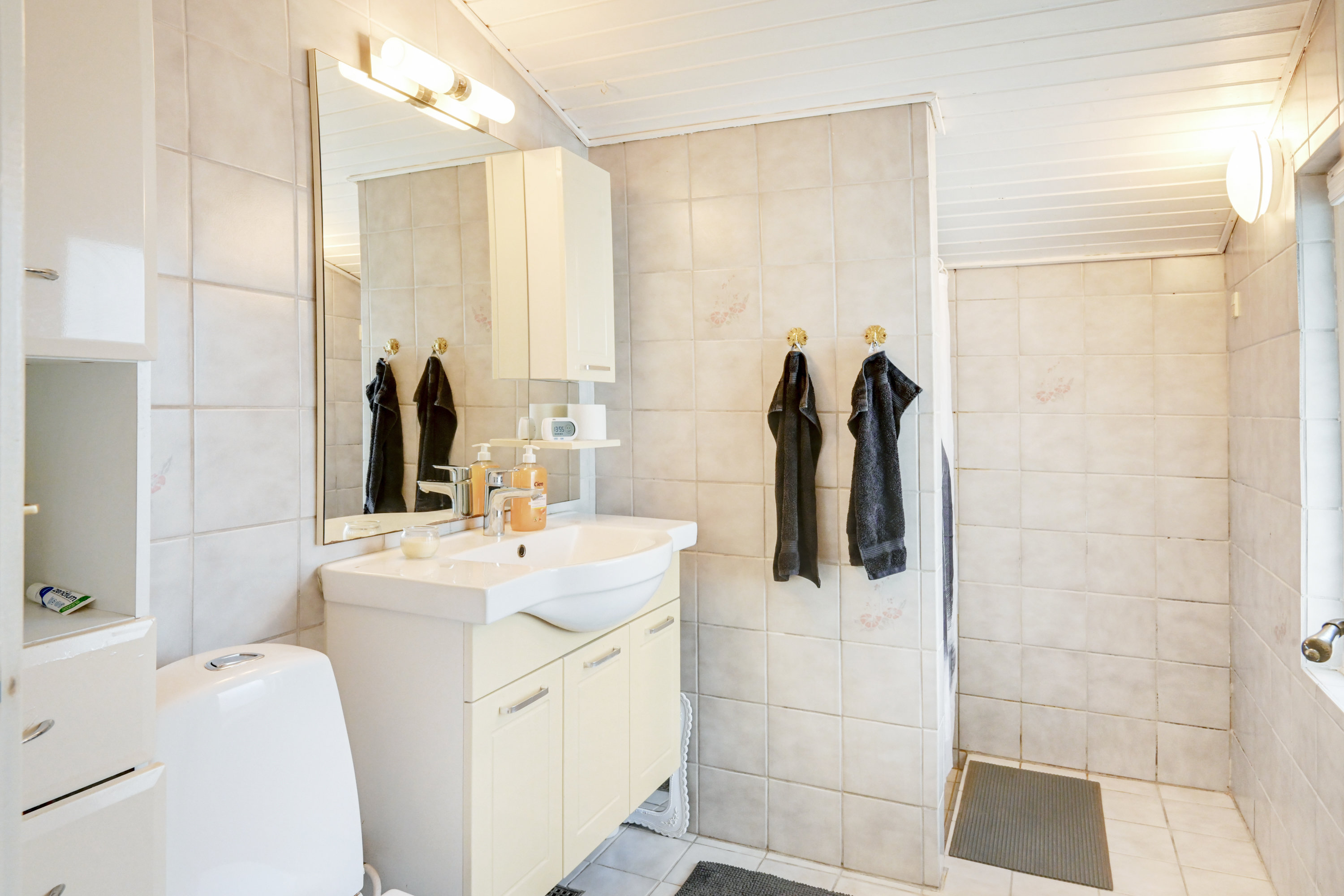 Fremhævet badeværelse billede i fuldskærmstilstand. Billede af Lille Strandvej 3, 2635 Ishøj