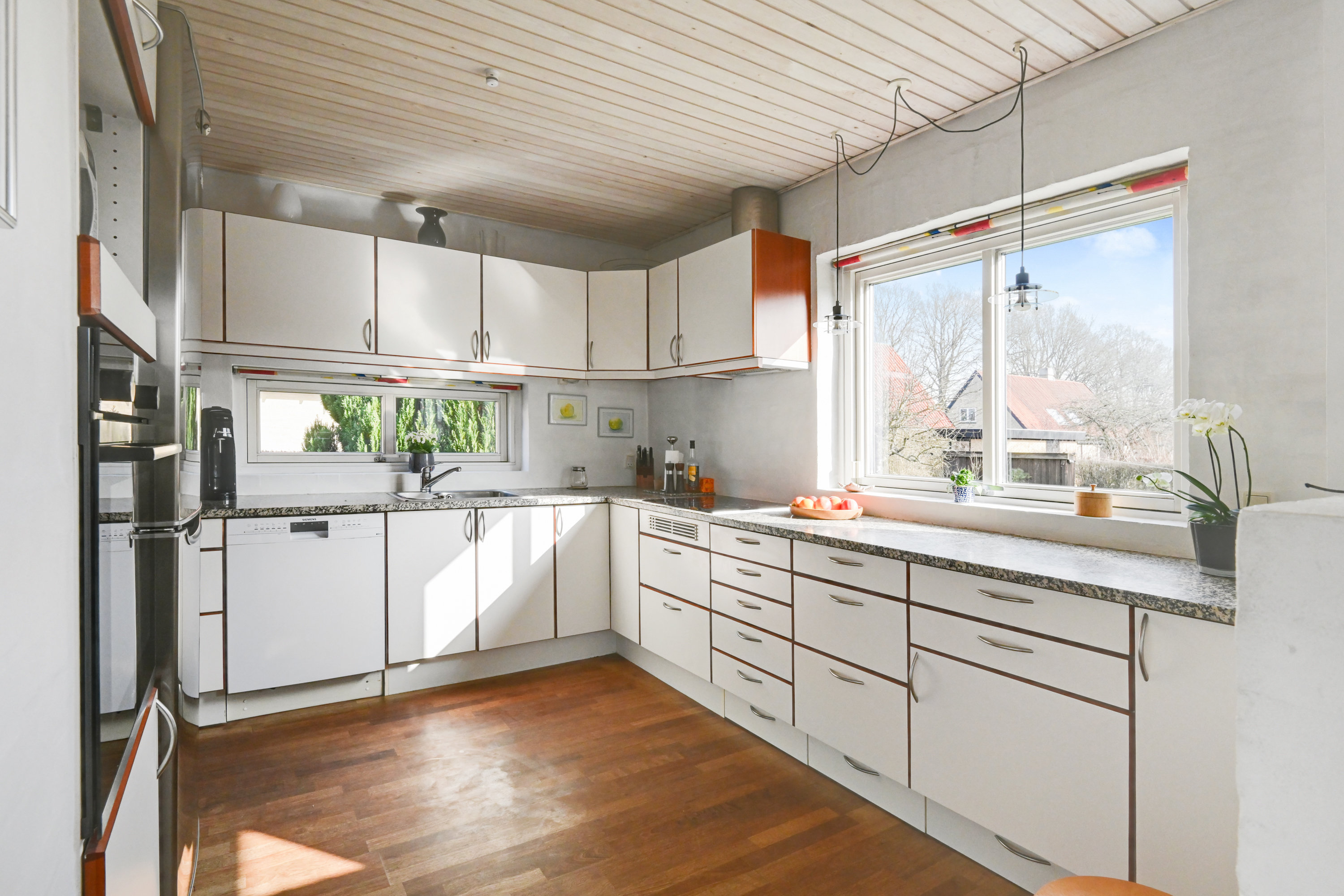 Fremhævet køkken billede i fuldskærmstilstand. Billede af Soldraget 34, 3460 Birkerød