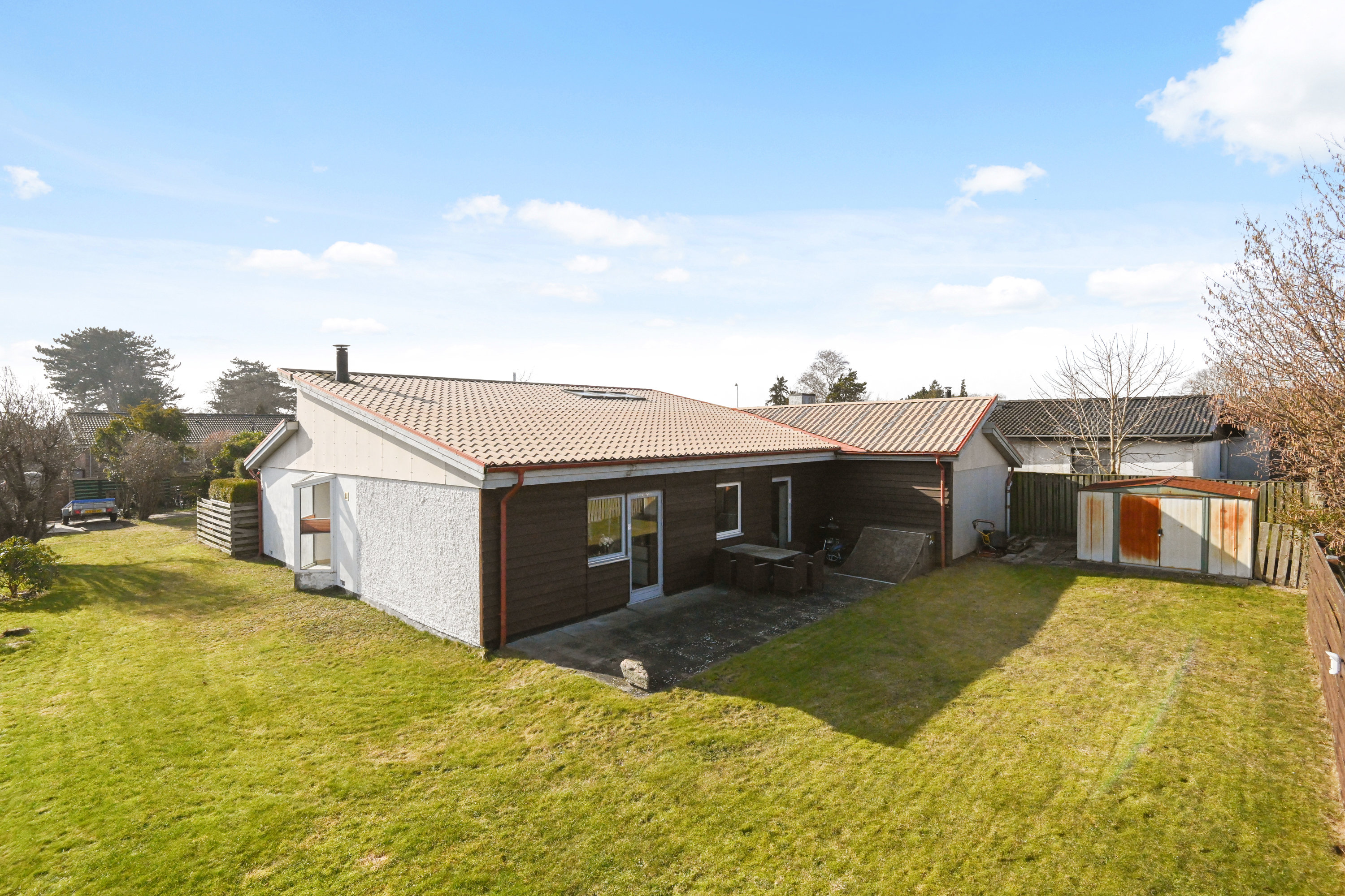 Fremhævet facade billede i fuldskærmstilstand. Billede af Lille Strandvej 3, 2635 Ishøj