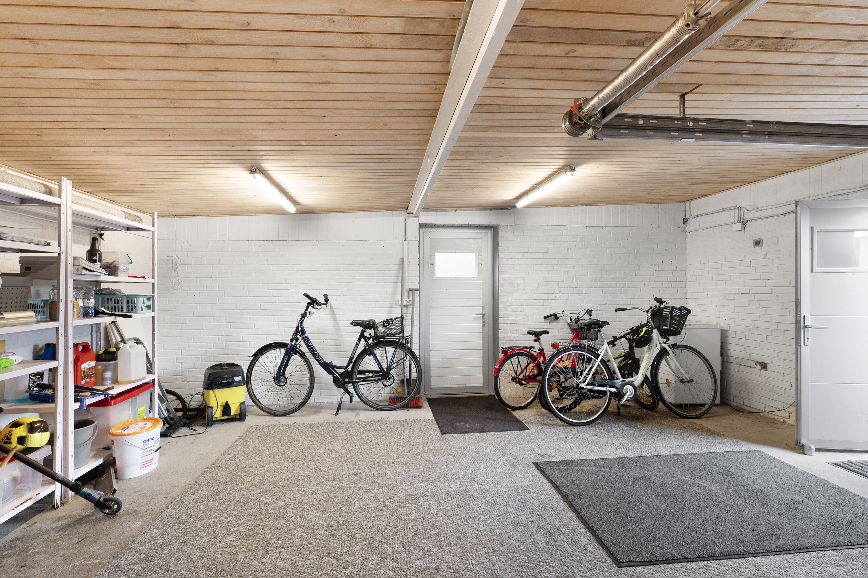 Fremhævet garage billede i fuldskærmstilstand. Billede af Benediktesvej 52, 6320 Egernsund